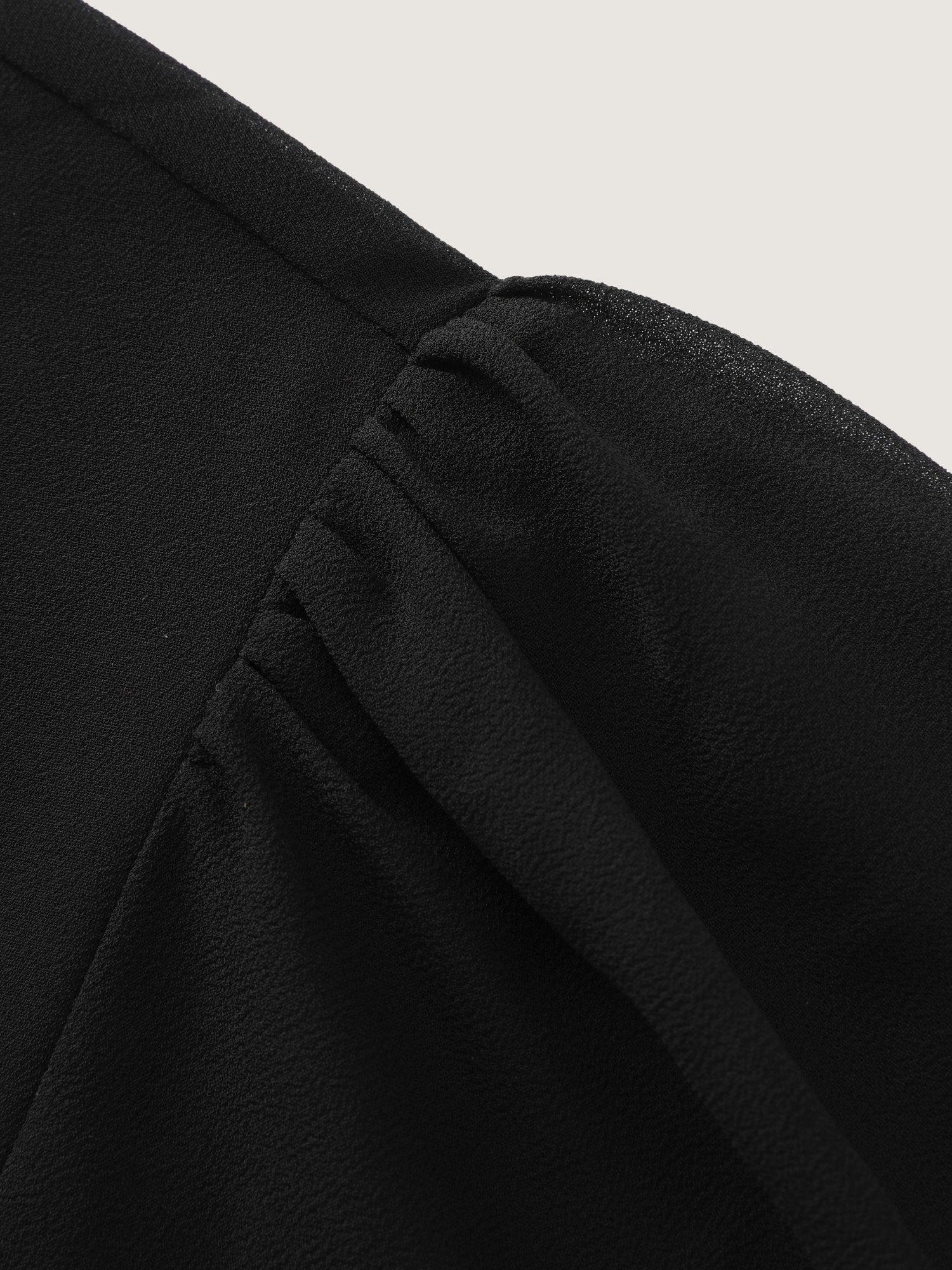 Mesh Neckline Spliced Fitted Knit Top Female Product Image