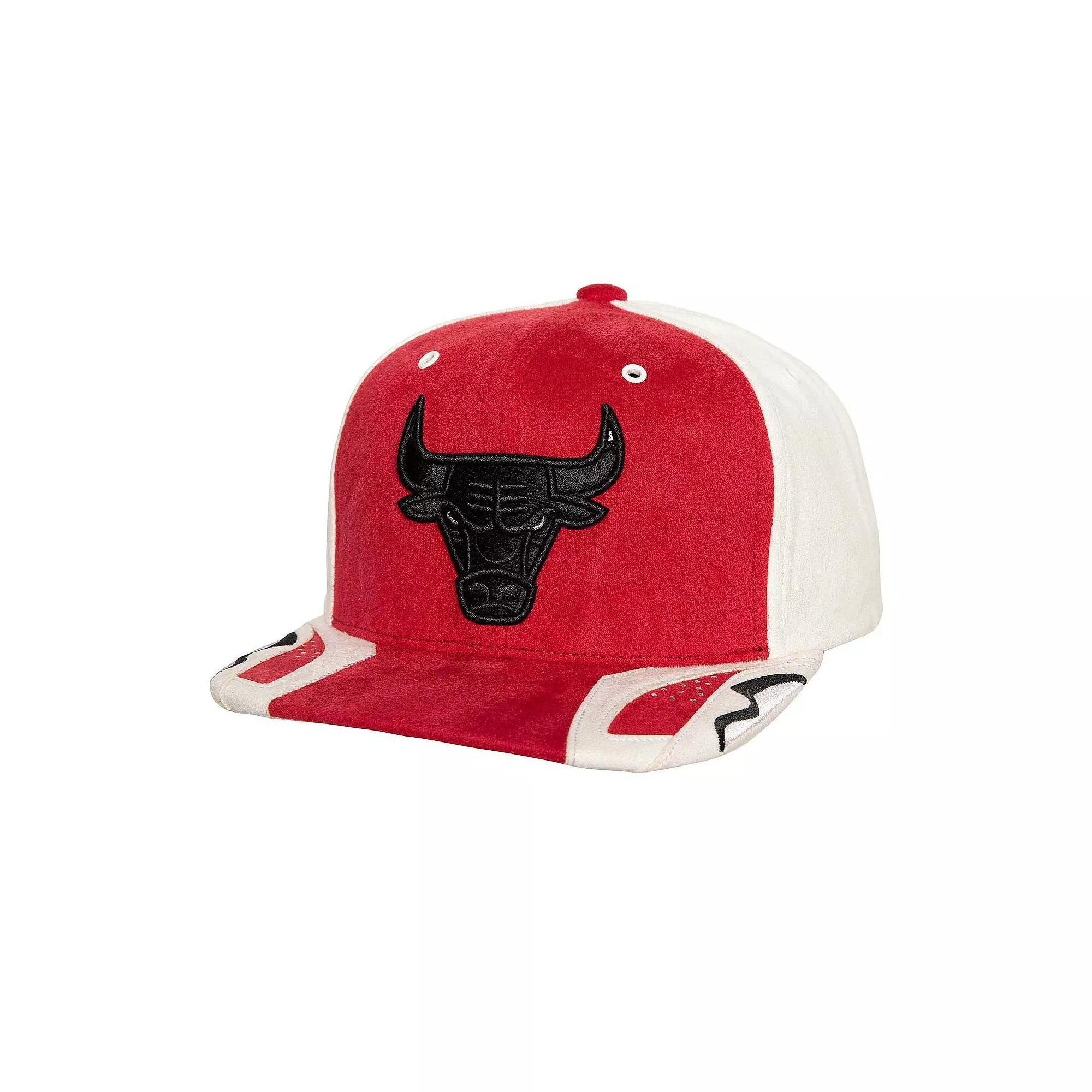 Men's Mitchell & Ness White/Red Chicago Bulls Day 6 Snapback Hat Product Image