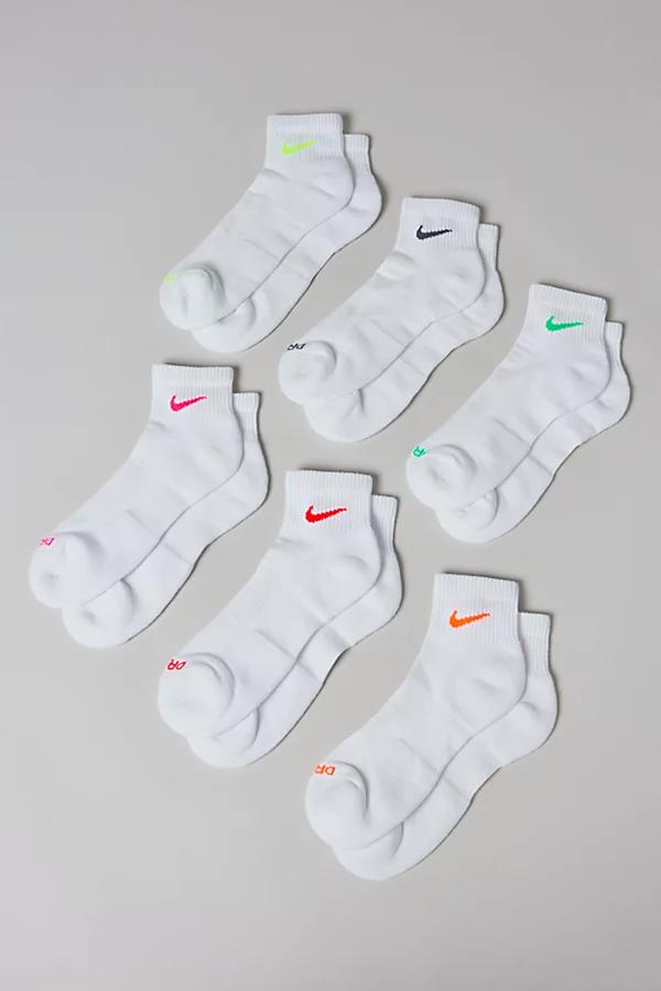 Nike Men's Everyday Plus Cushioned Training Ankle Socks (6 Pairs) Product Image