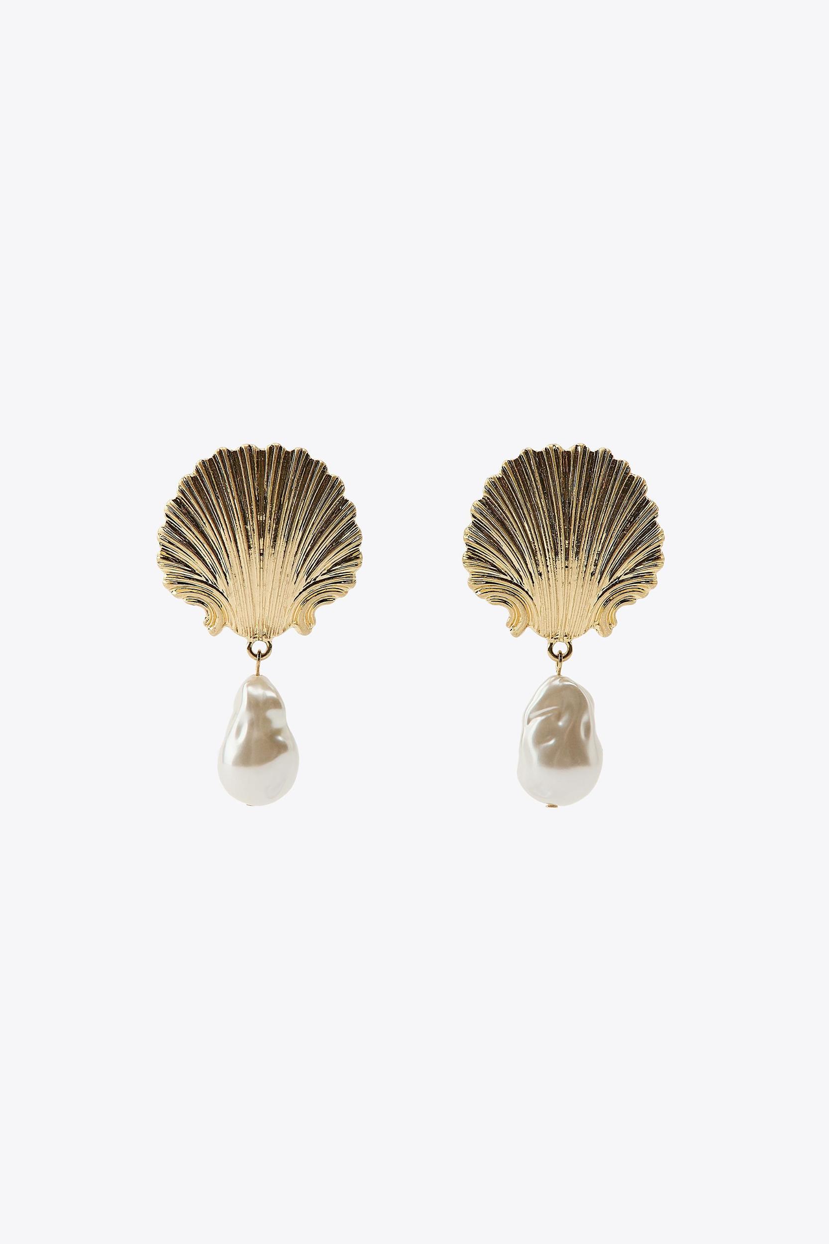 PEARL AND SHELL EARRINGS Product Image