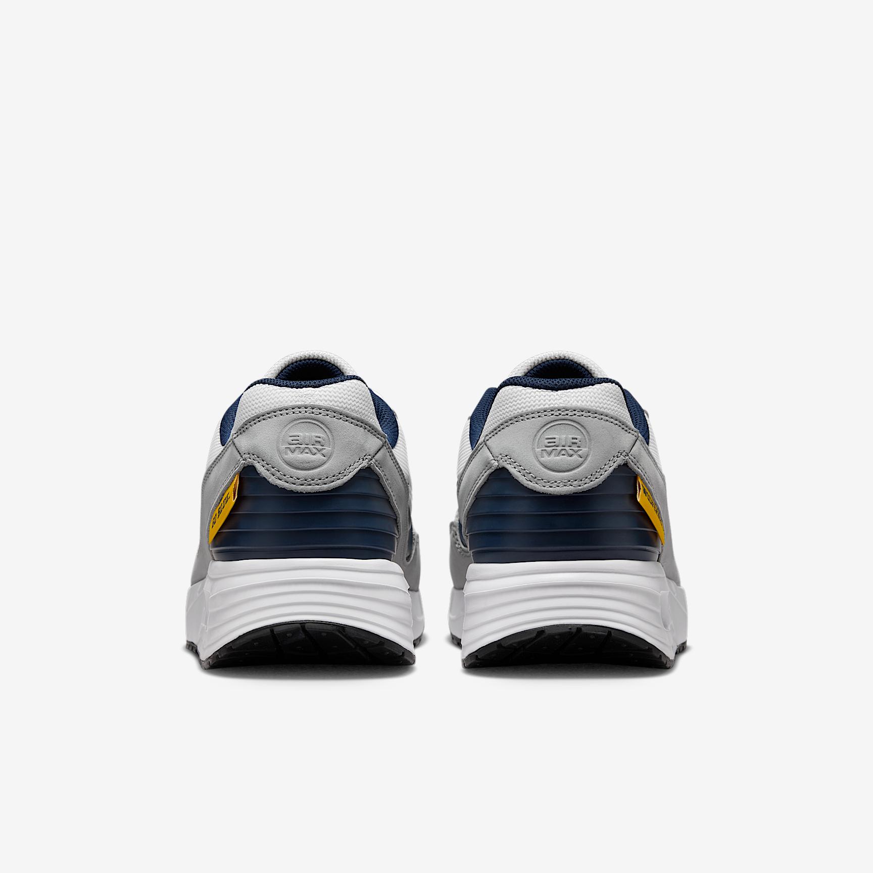 Nike Men's College Air Max Verse (Michigan) Shoes Product Image