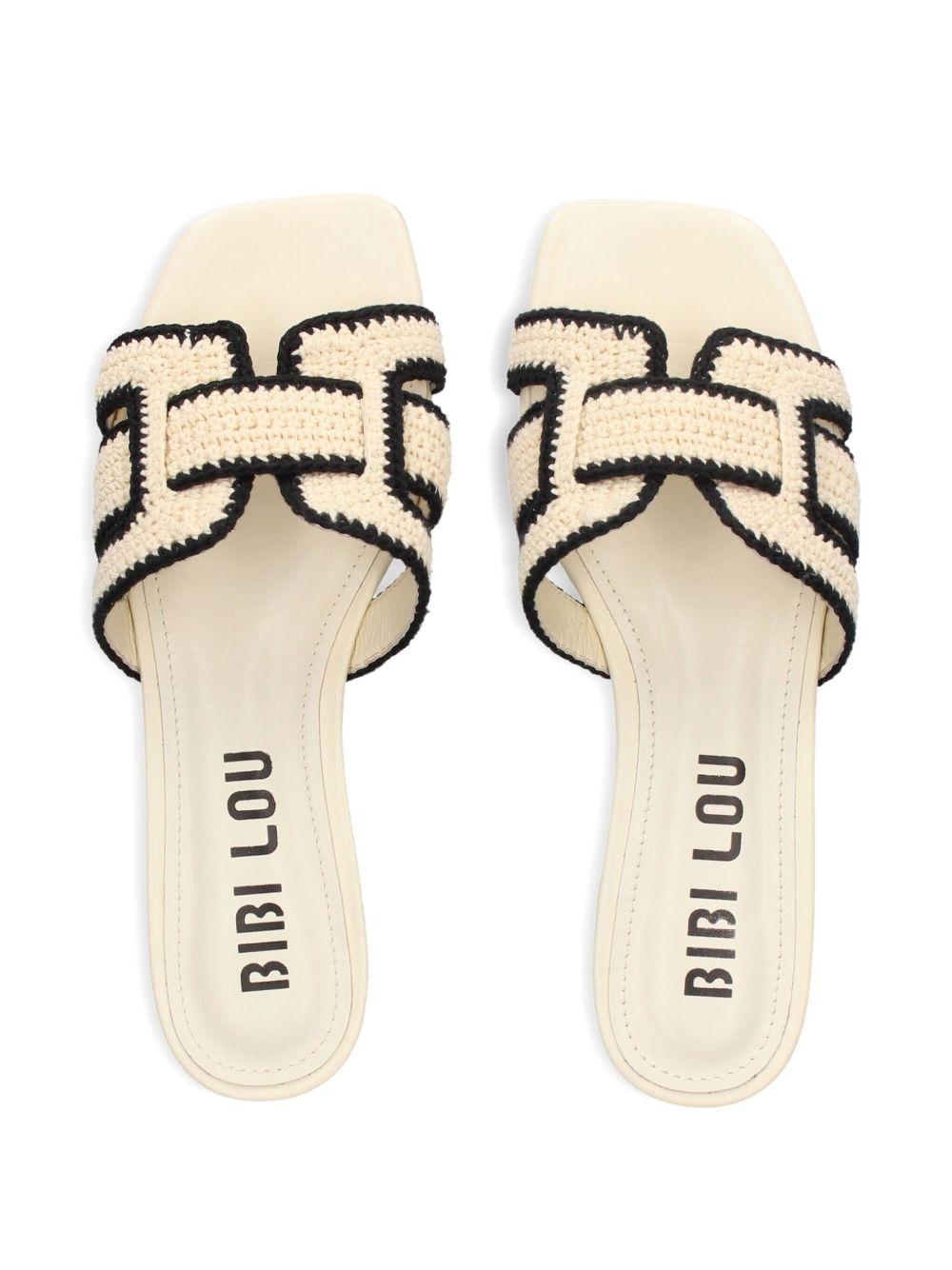 leather flat sandals Product Image