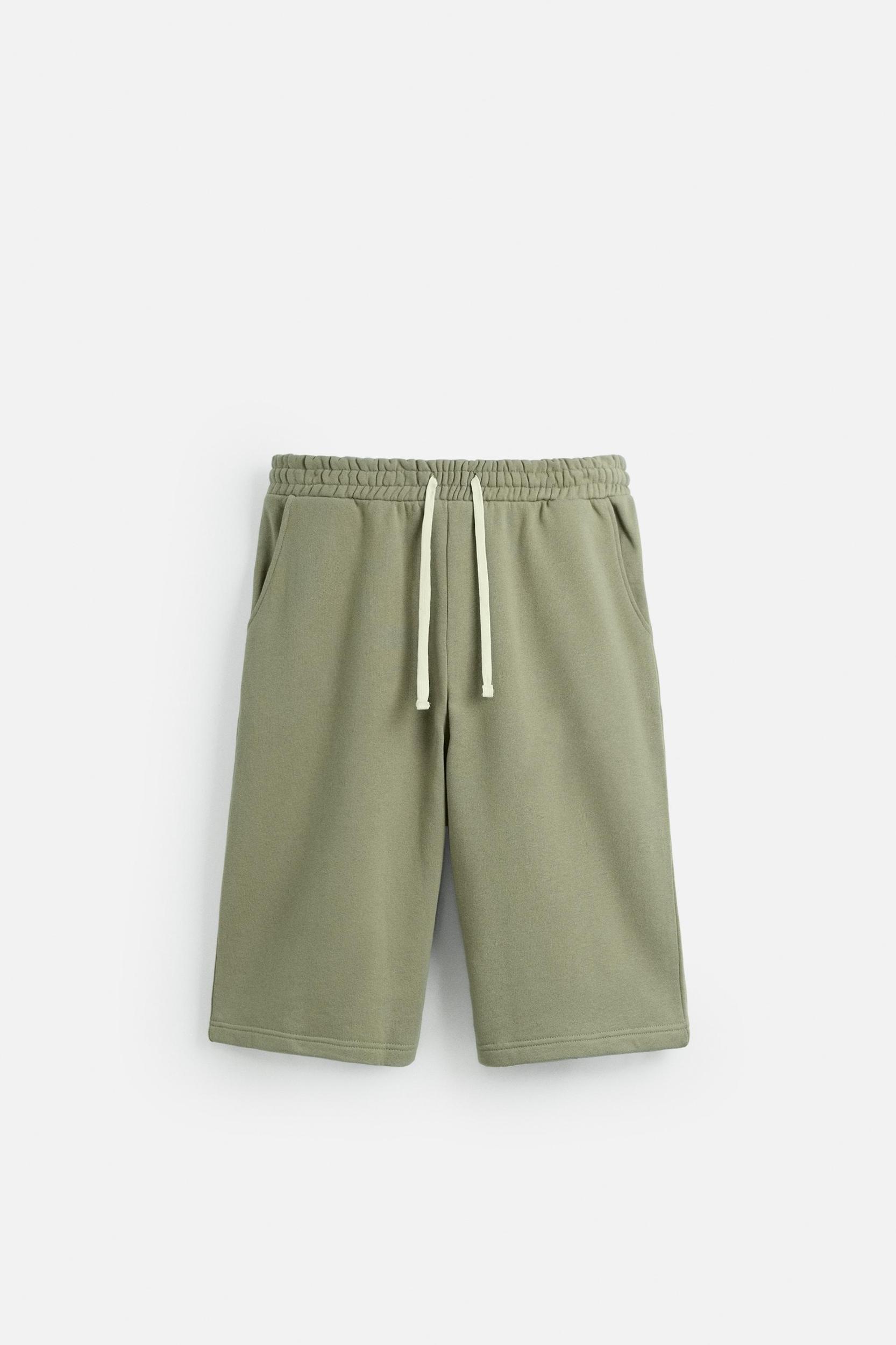 OVERSIZED FIT JOGGER SHORTS Product Image