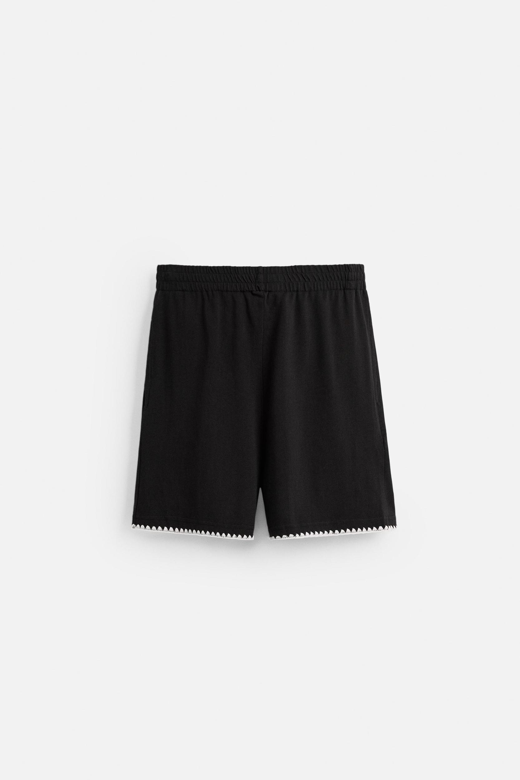 CONTRAST EMBROIDERY SHORTS Product Image