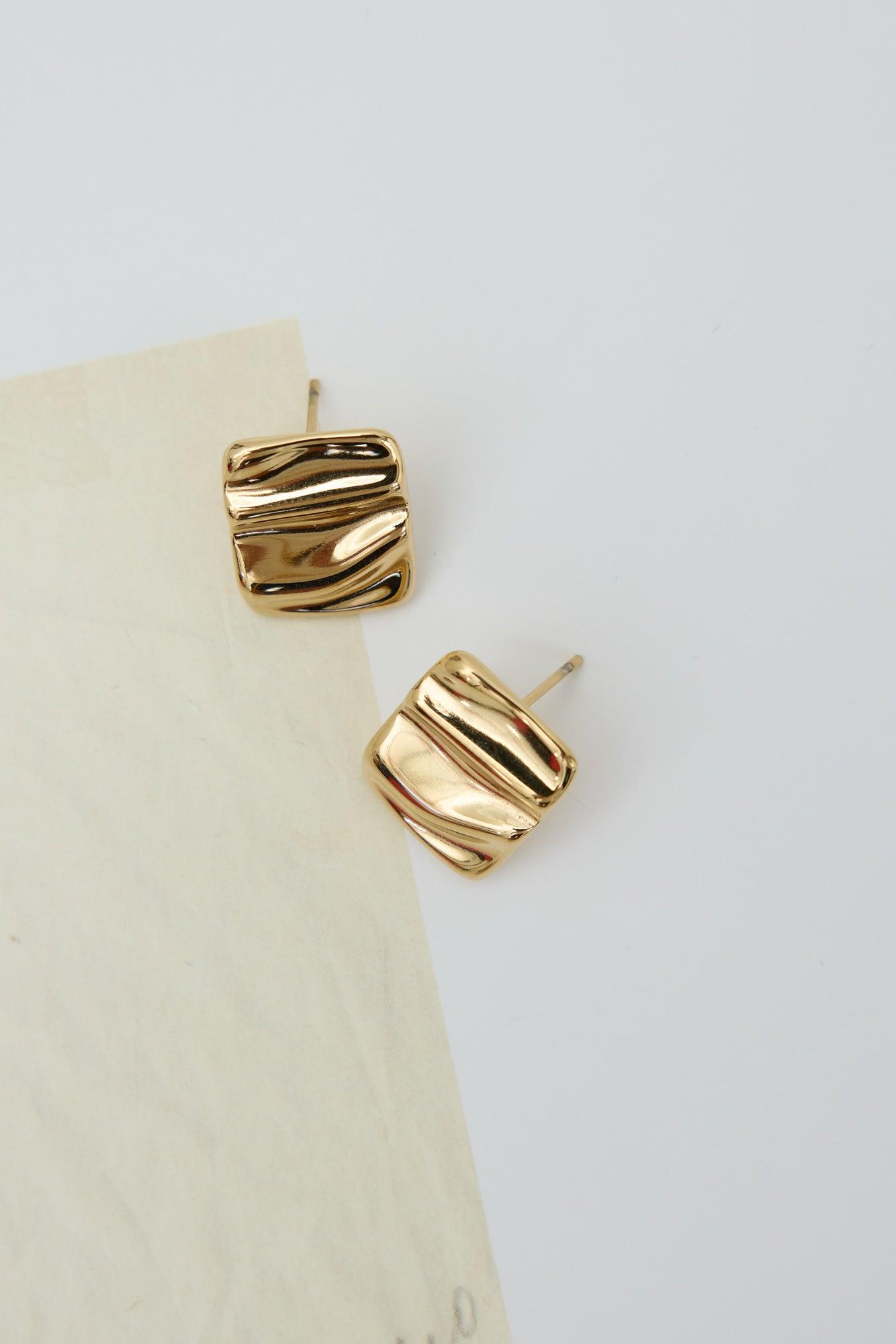 Lisa Earrings Gold Product Image