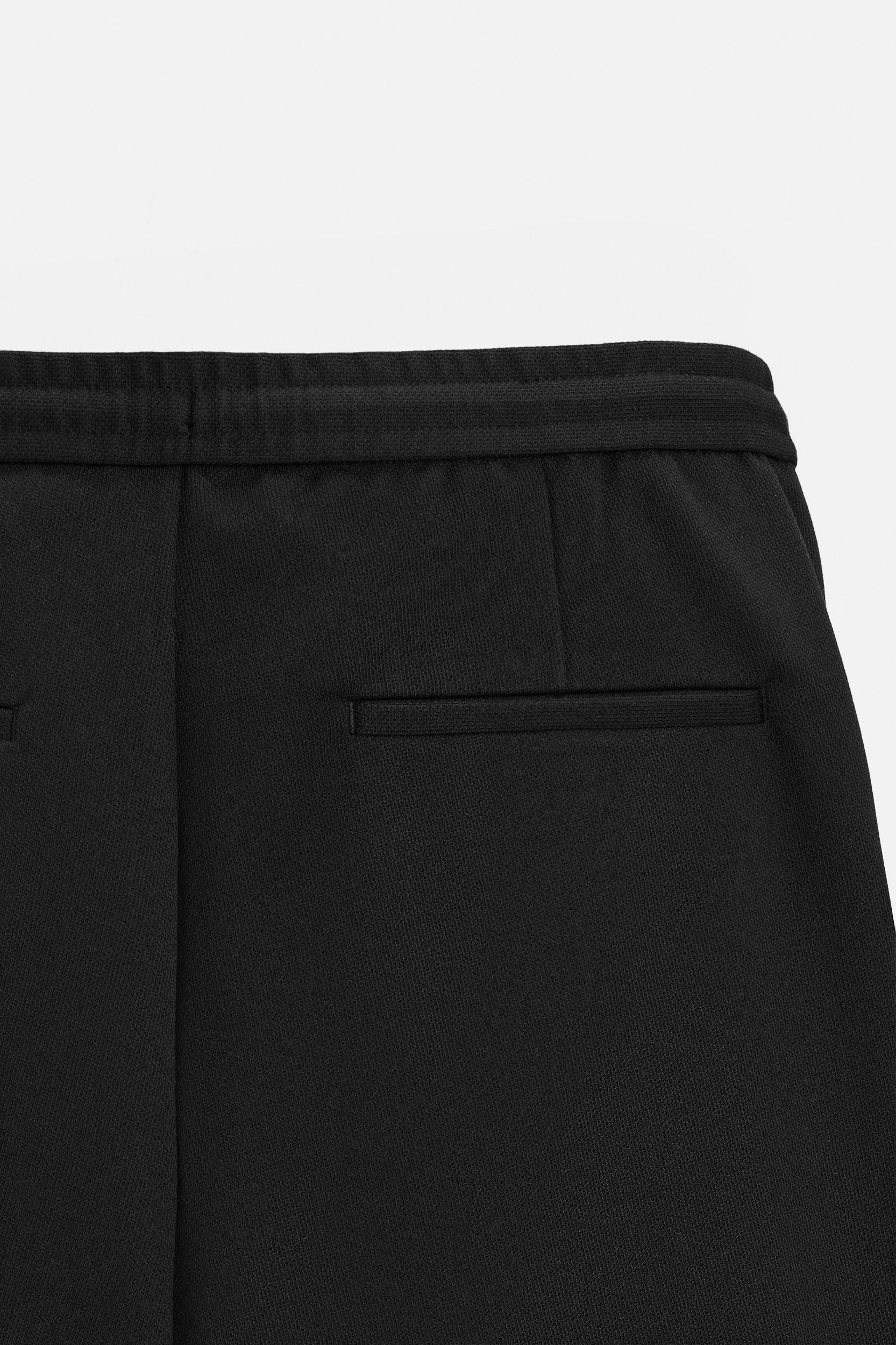 COMFORT SHORTS Product Image