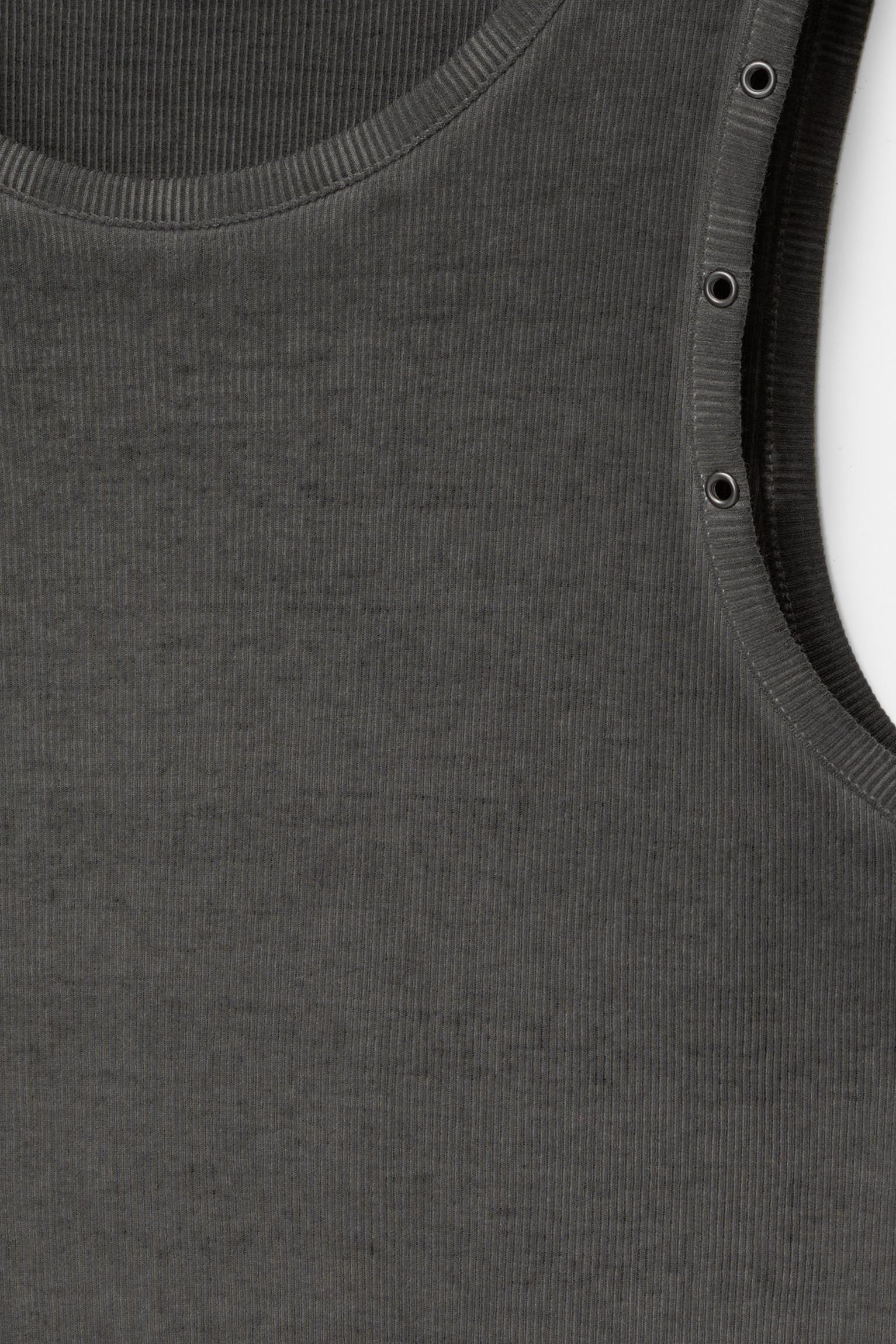 Ripped tank top Product Image