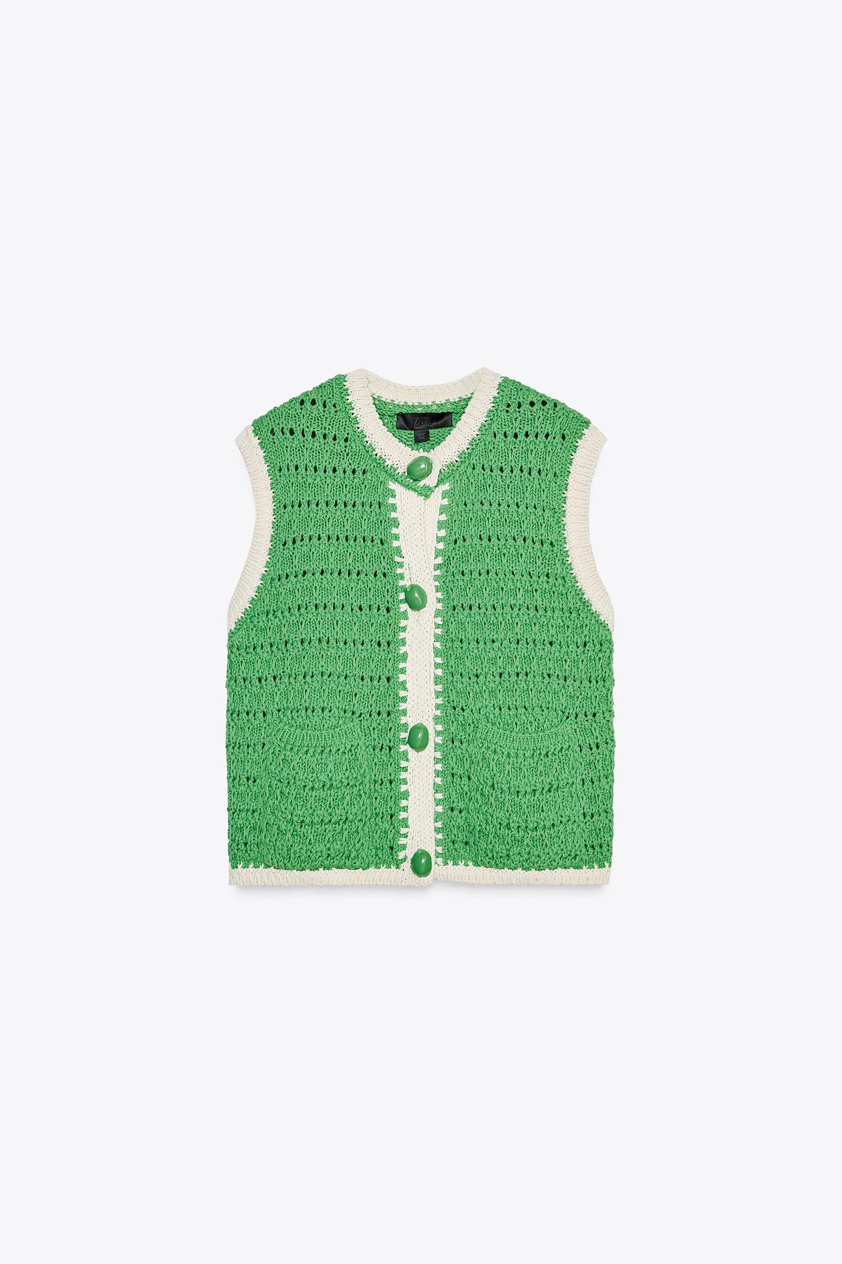 LARGE BUTTON KNIT VEST TOP Product Image
