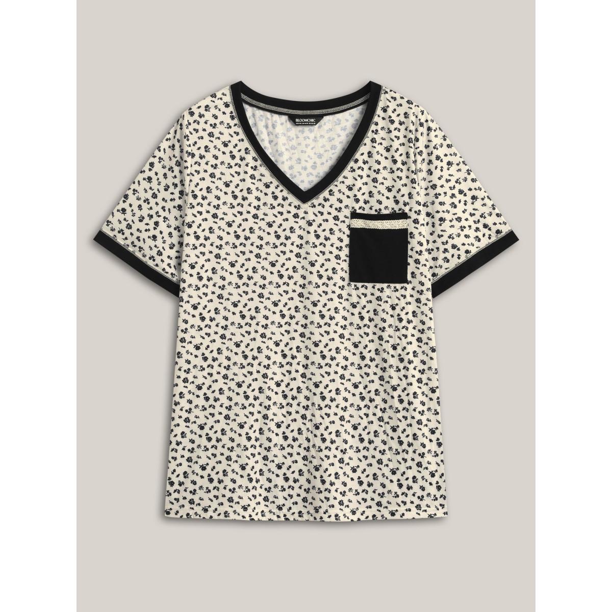 Plus Size Stretchy Delicate Floral Print Contrast T-Shirt BlackFlower Women Woven ribbon&lace trim Natural Flowers V-neck Everyday-Casual T-shirts BloomChic 18-20/2X Product Image
