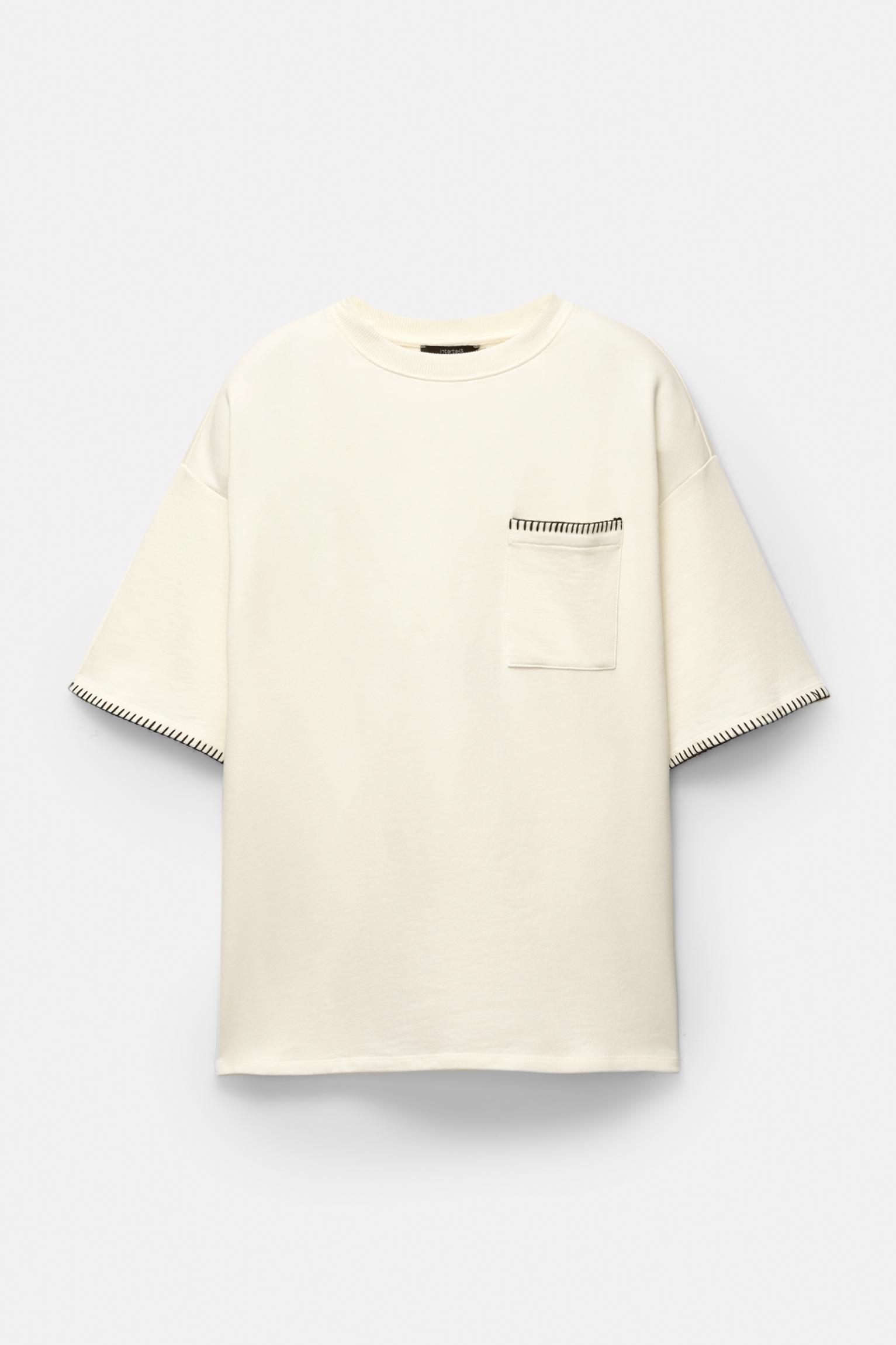 T-shirt with contrast seams Product Image