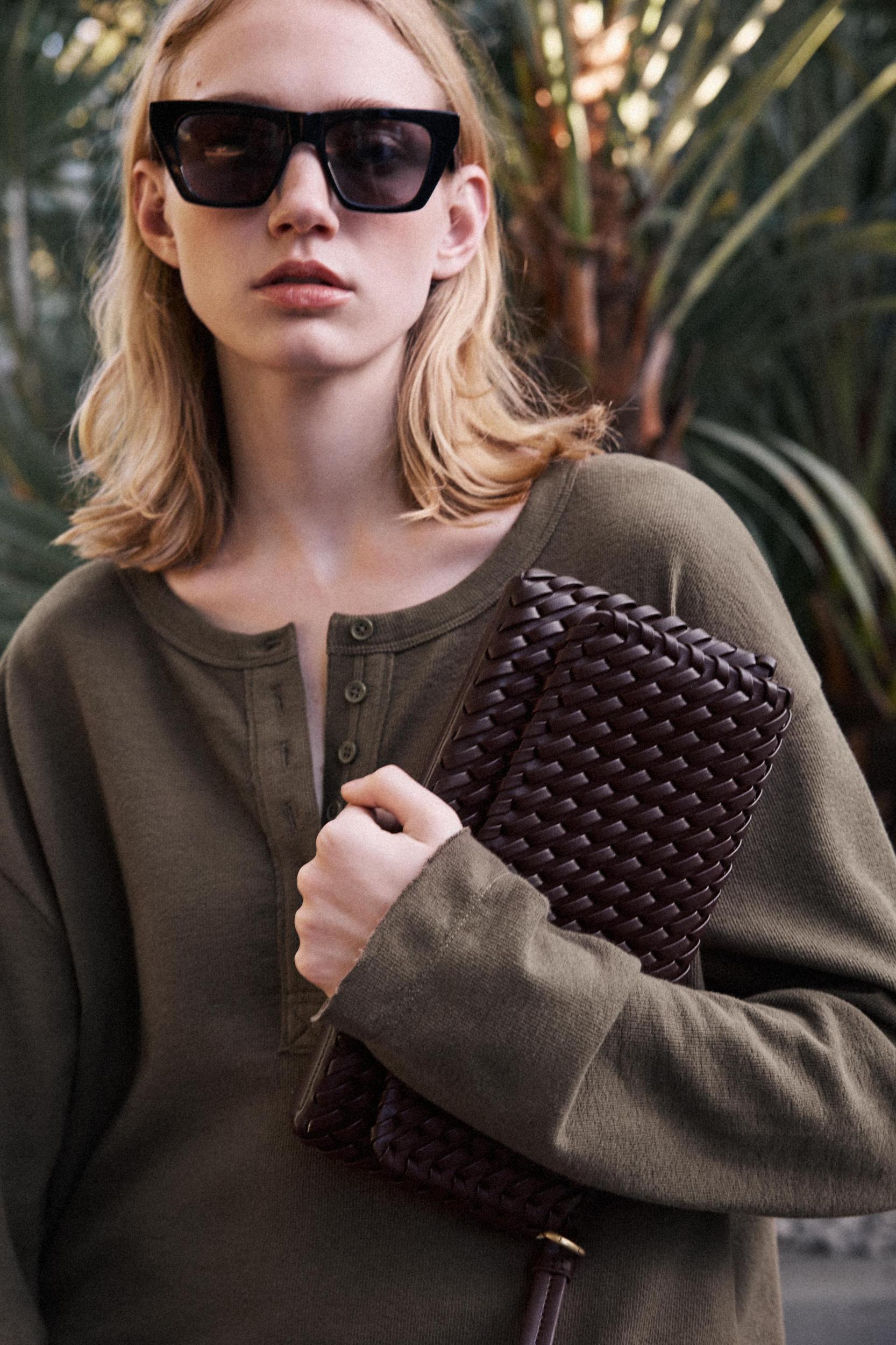 WOVEN BAG Product Image