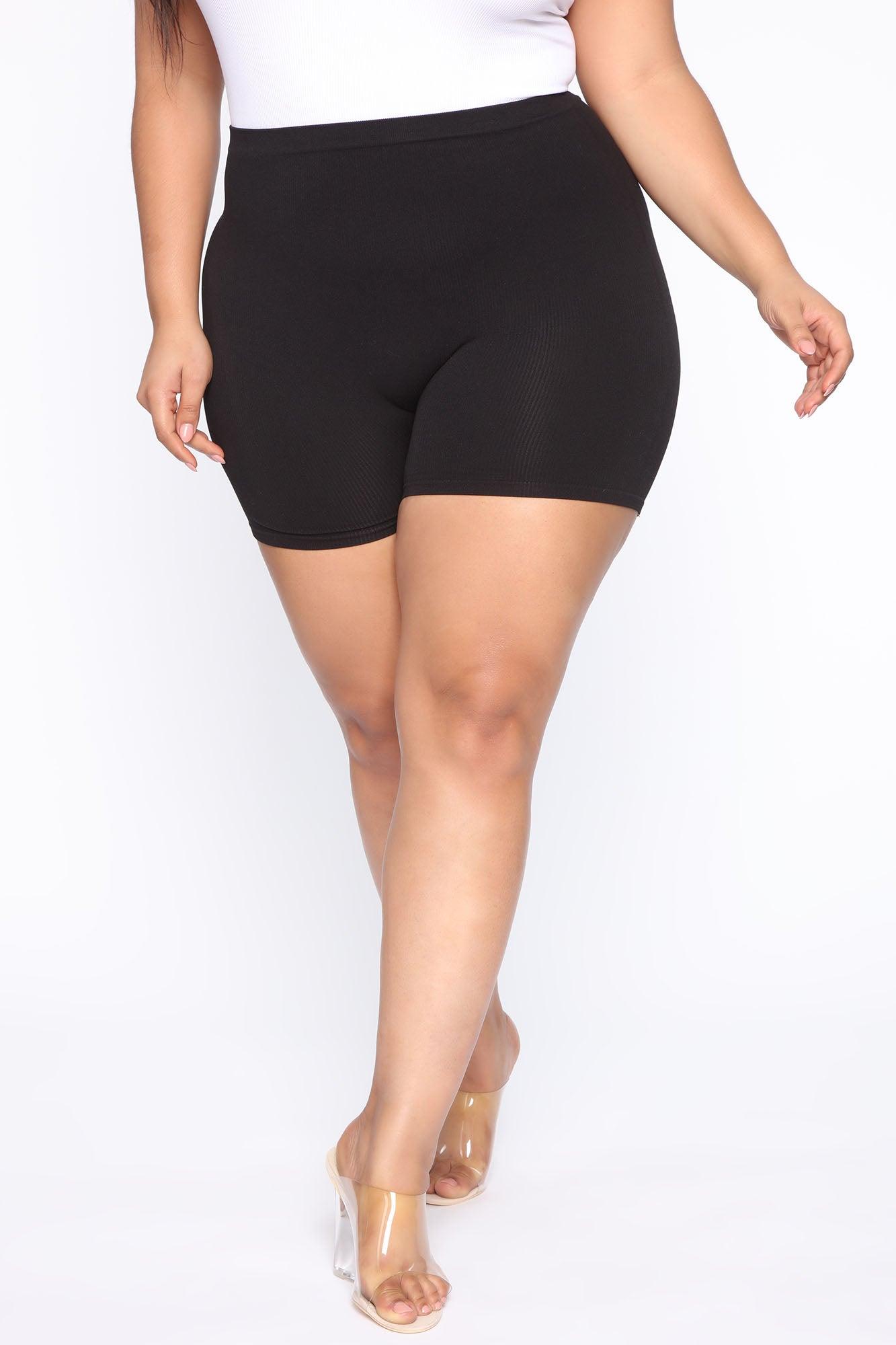 Uncomplicated Seamless Shorts - Black Product Image