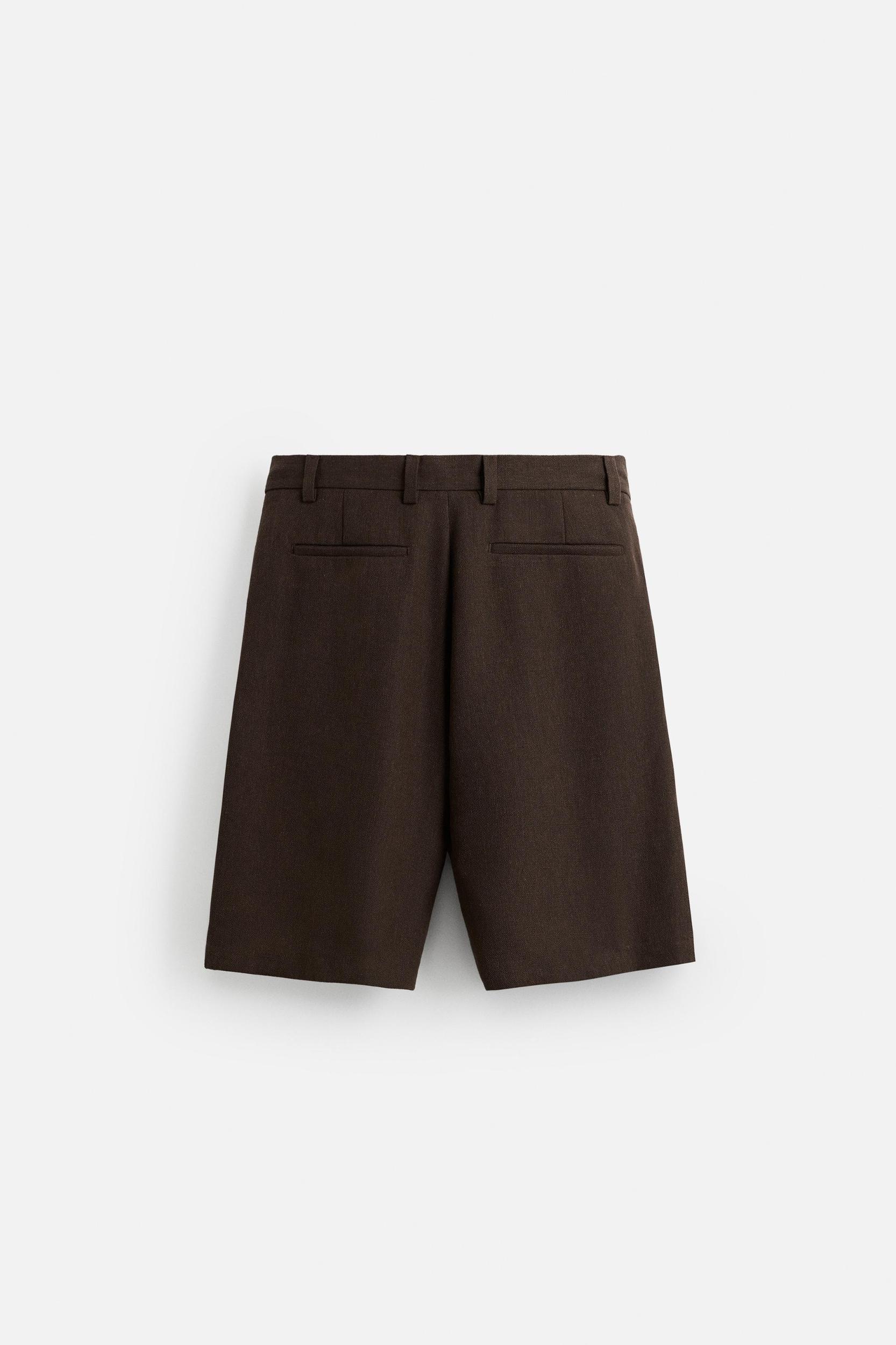 TEXTURED PLEATED SHORTS Product Image