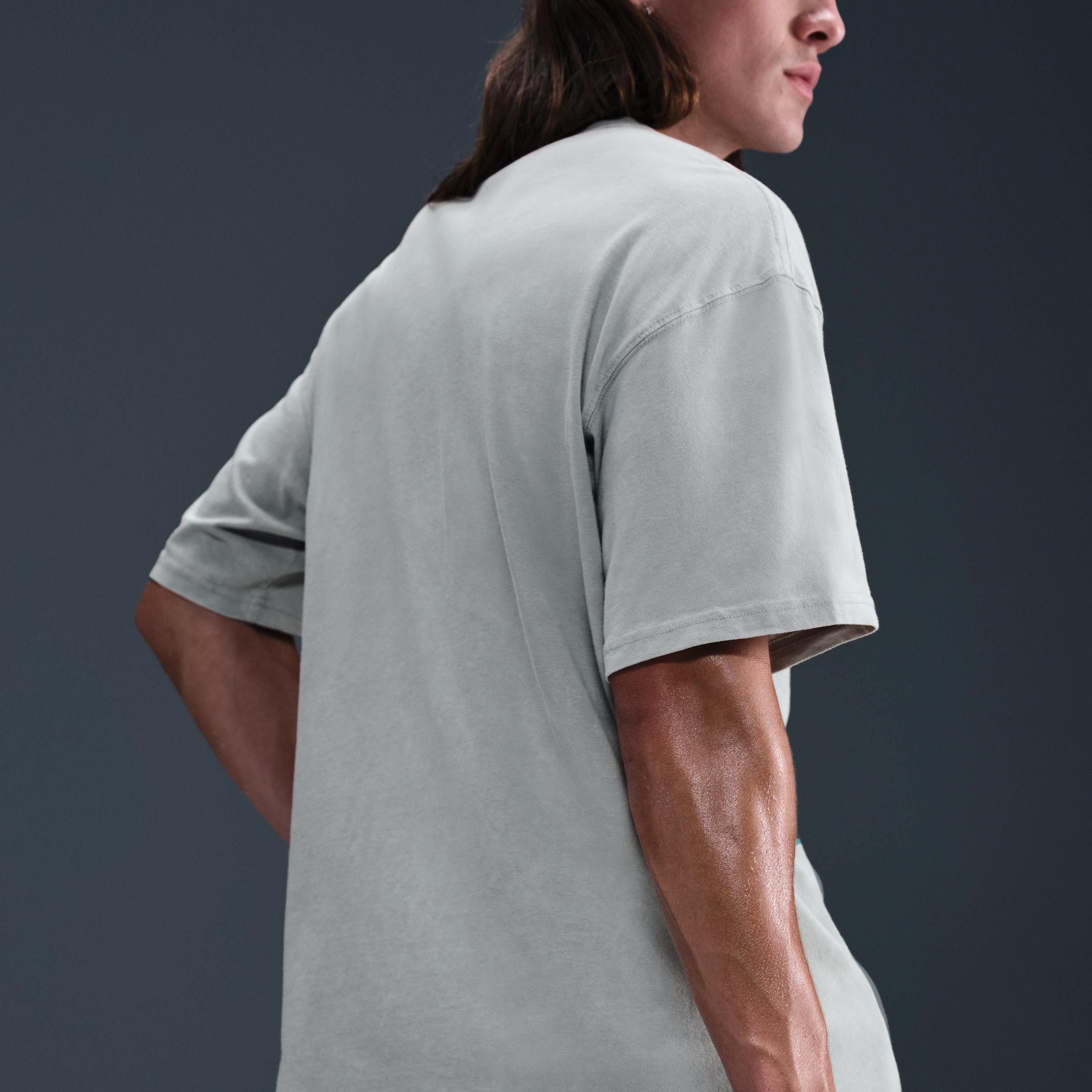 Nike Men's Max90 Fitness T-Shirt Product Image