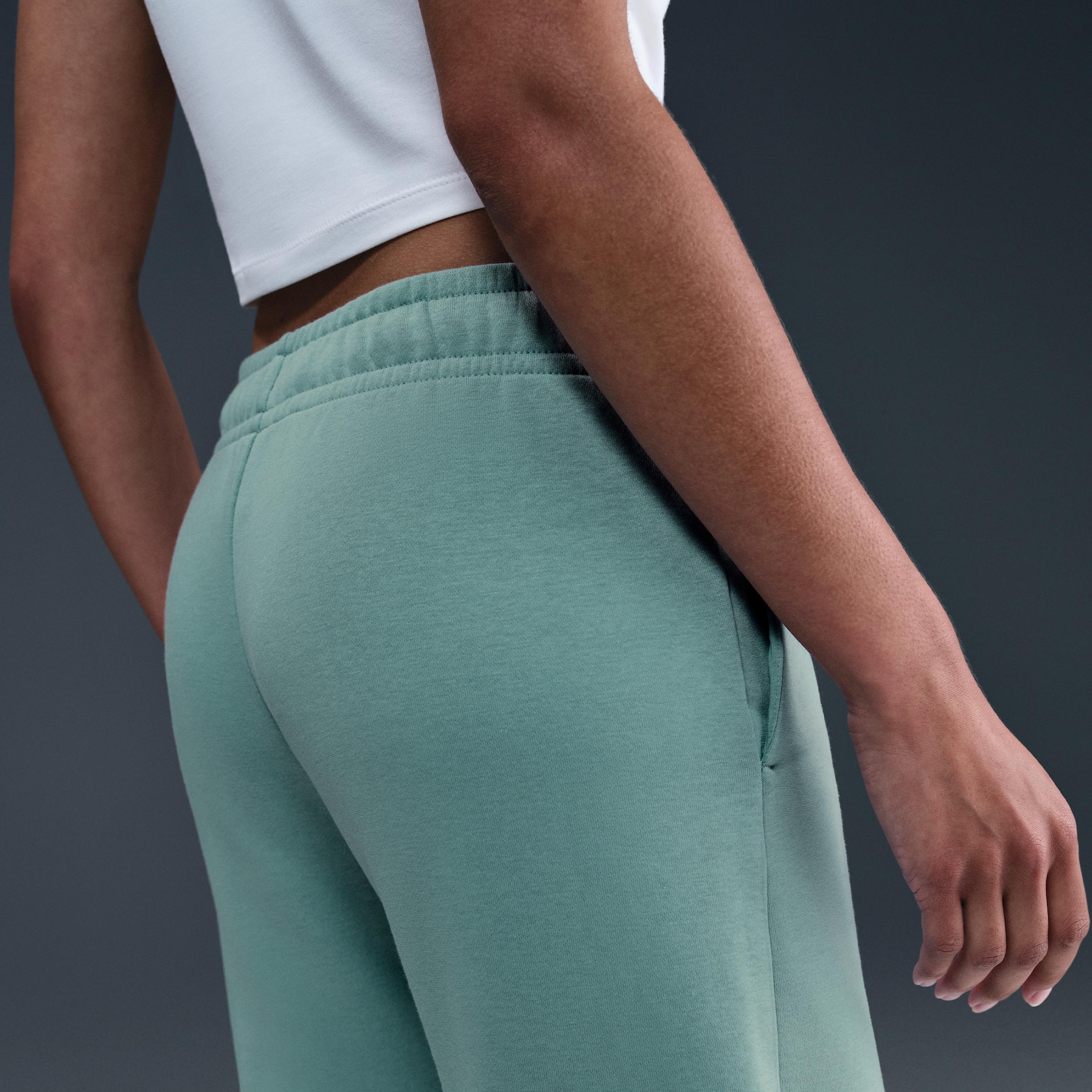 Women's Nike Sportswear Club Fleece Mid-Rise Wide-Leg Sweatpants Product Image