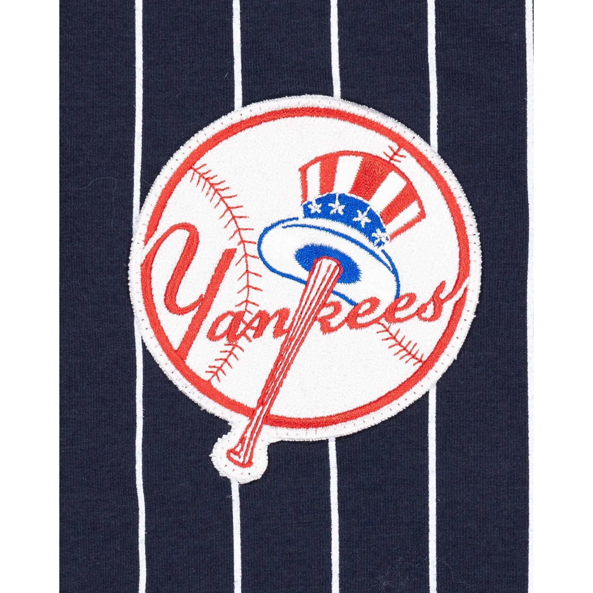 New York Yankees Logo Select Pinstripe Jogger Male Product Image