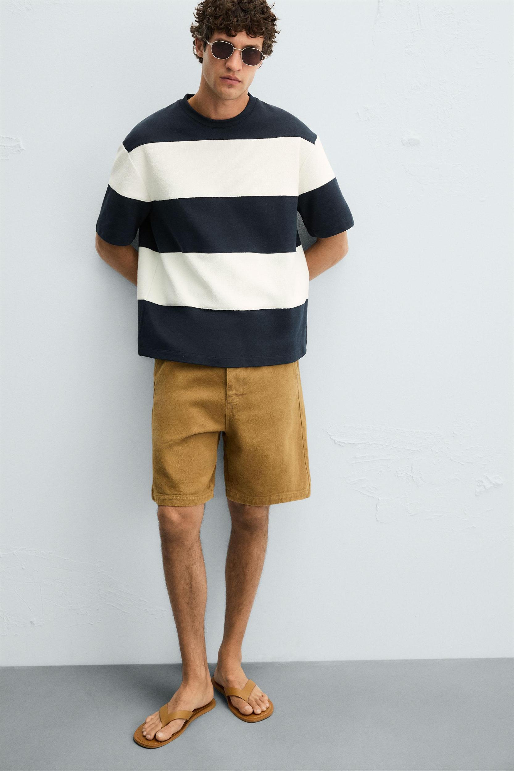 CONTRAST STRIPE SWEATSHIRT Product Image