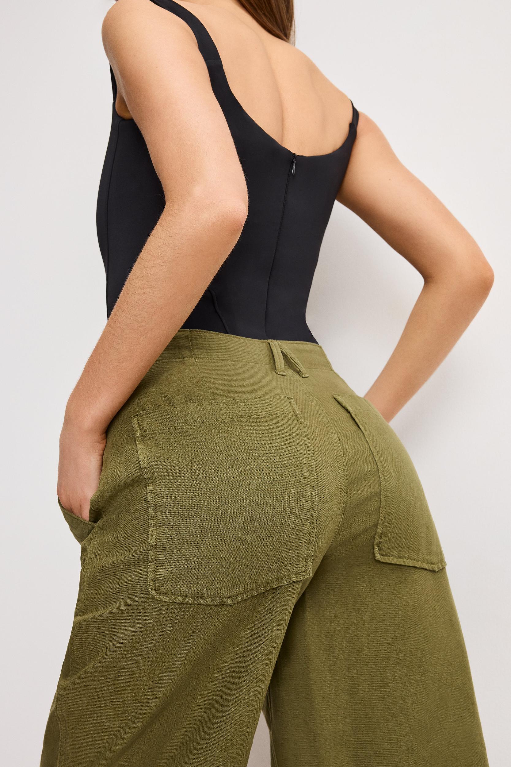 LITE LINEN BERMUDA SHORT | MARTINI OLIVE002 Product Image