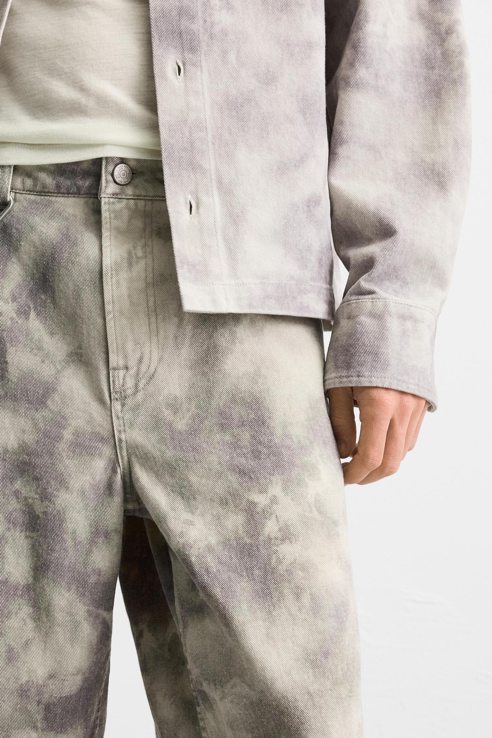 ABSTRACT PRINT CARPENTER POCKET SHORTS Product Image