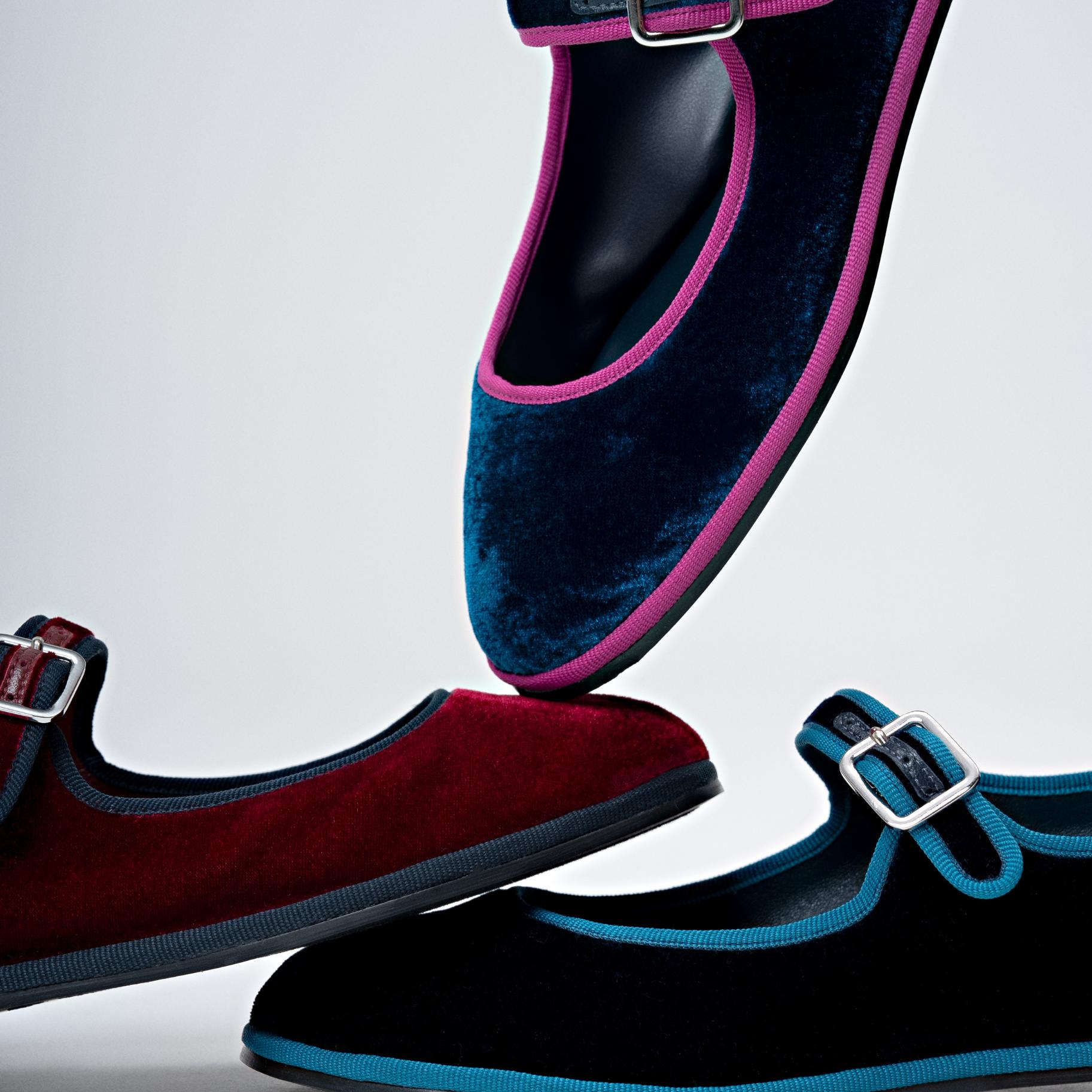 Clarissa Velvet Flat Female Product Image