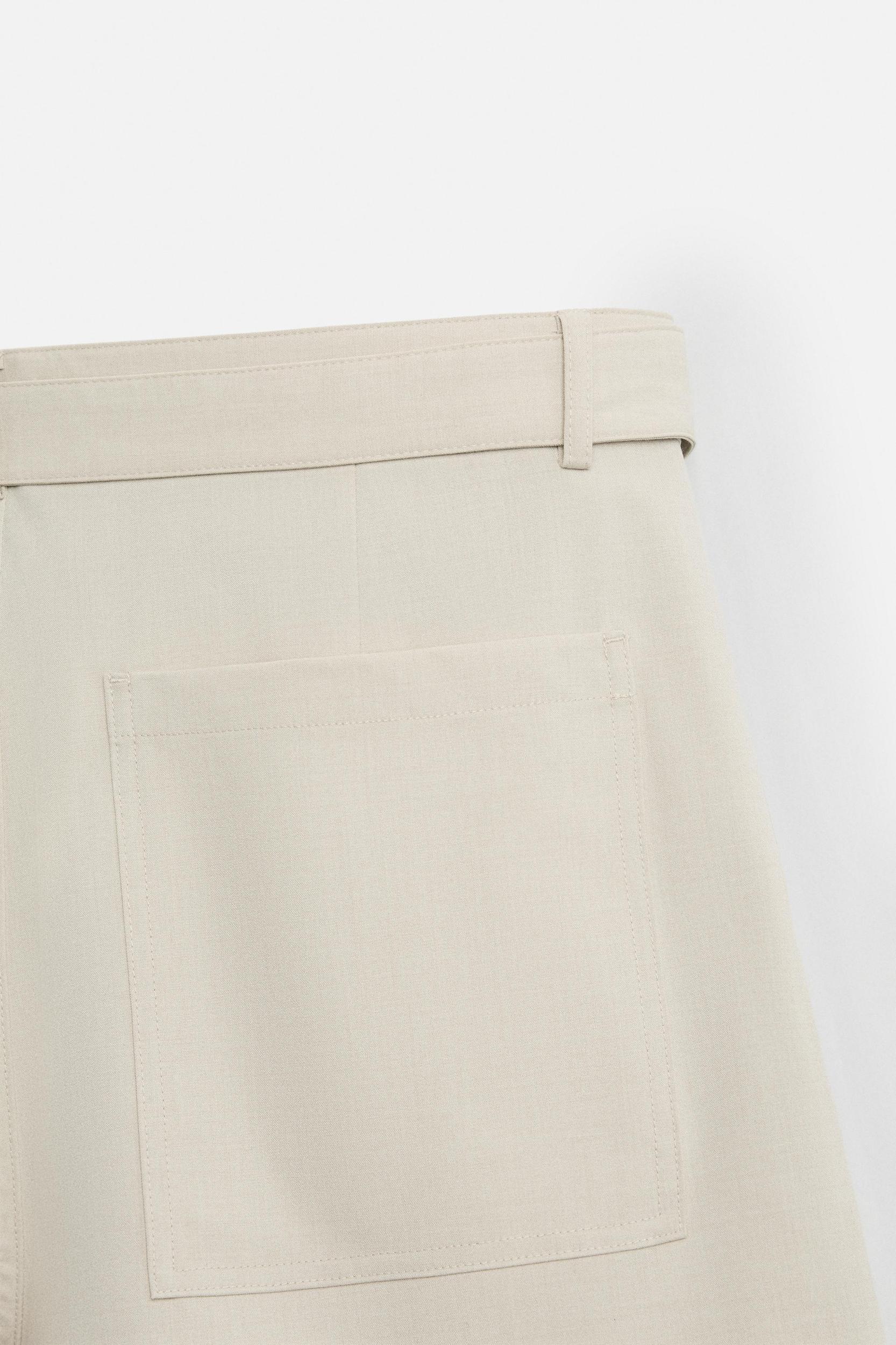 PLEATED BERMUDA SHORTS WITH BELT Product Image