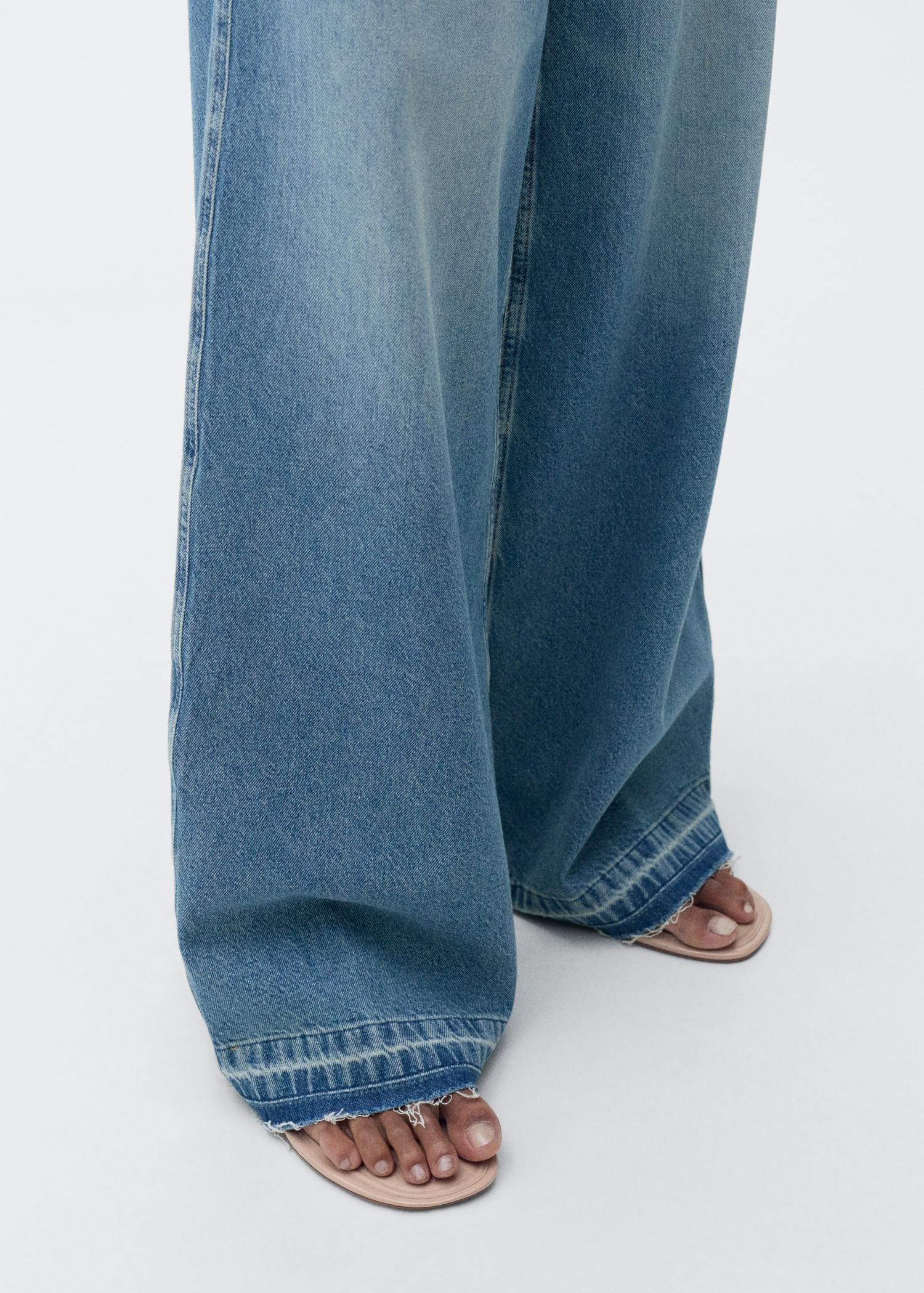 Wideleg low frayed hem jeans - Women | MANGO USA Product Image