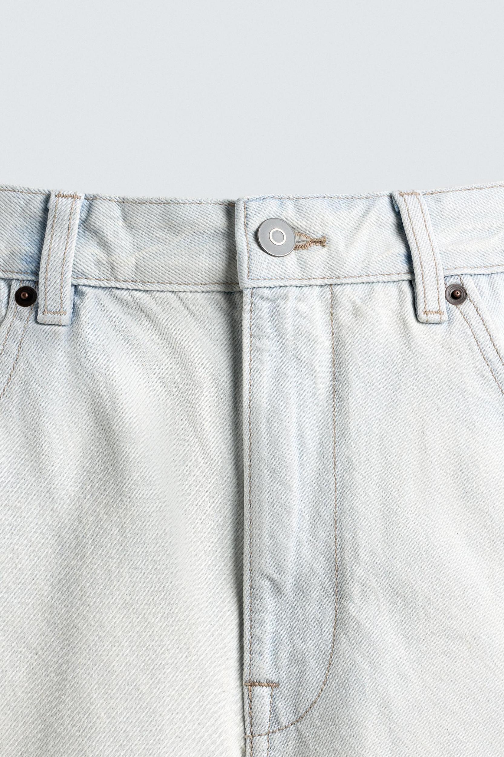 REGULAR FIT DENIM SHORTS Product Image