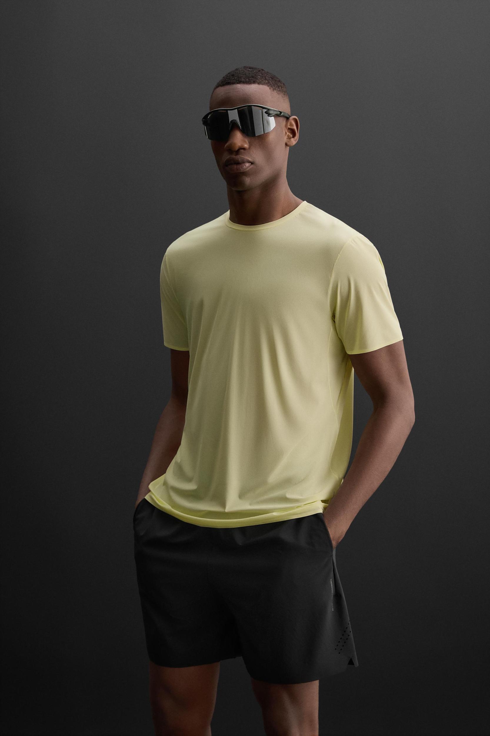 LIGHTWEIGHT TECHNICAL T-SHIRT Product Image