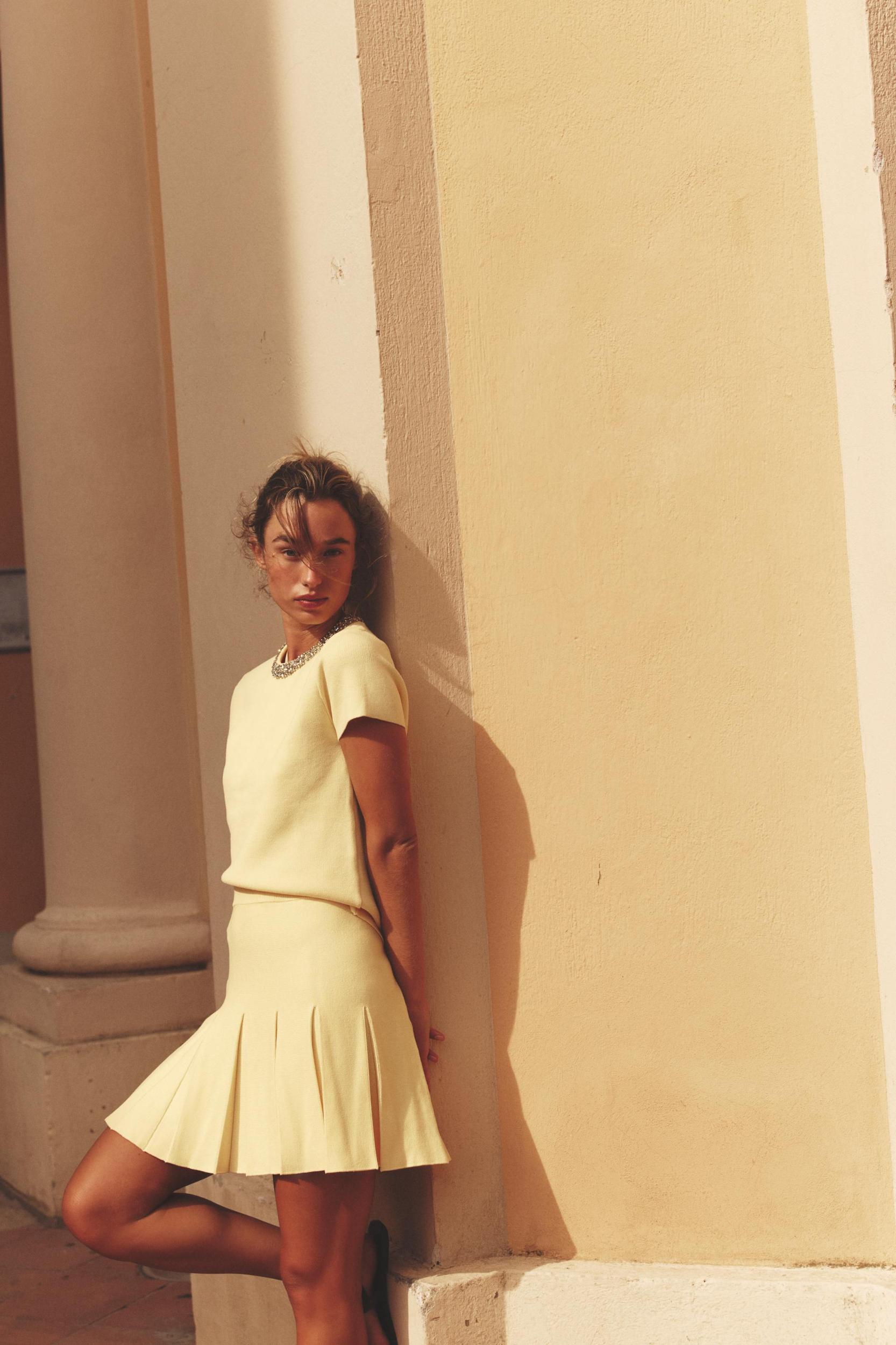 JEWEL KNIT TOP Product Image