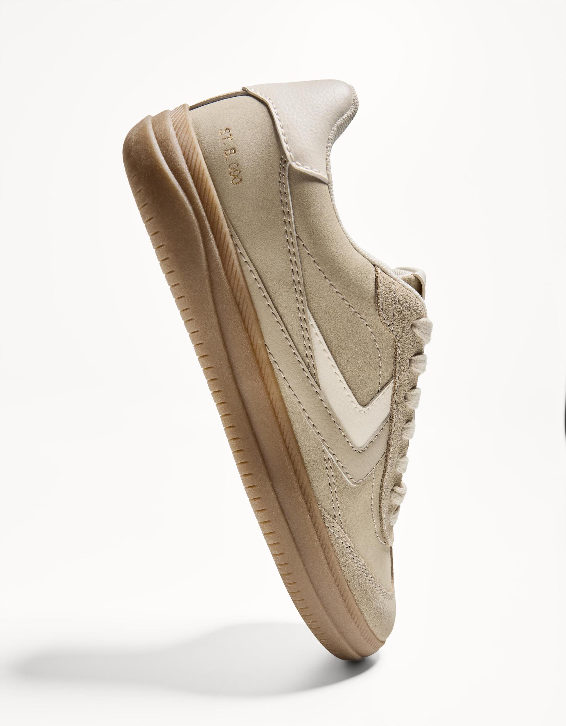 Retro sneakers Product Image