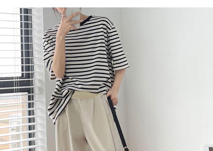 Maternity Plain Straight Leg Pants Product Image