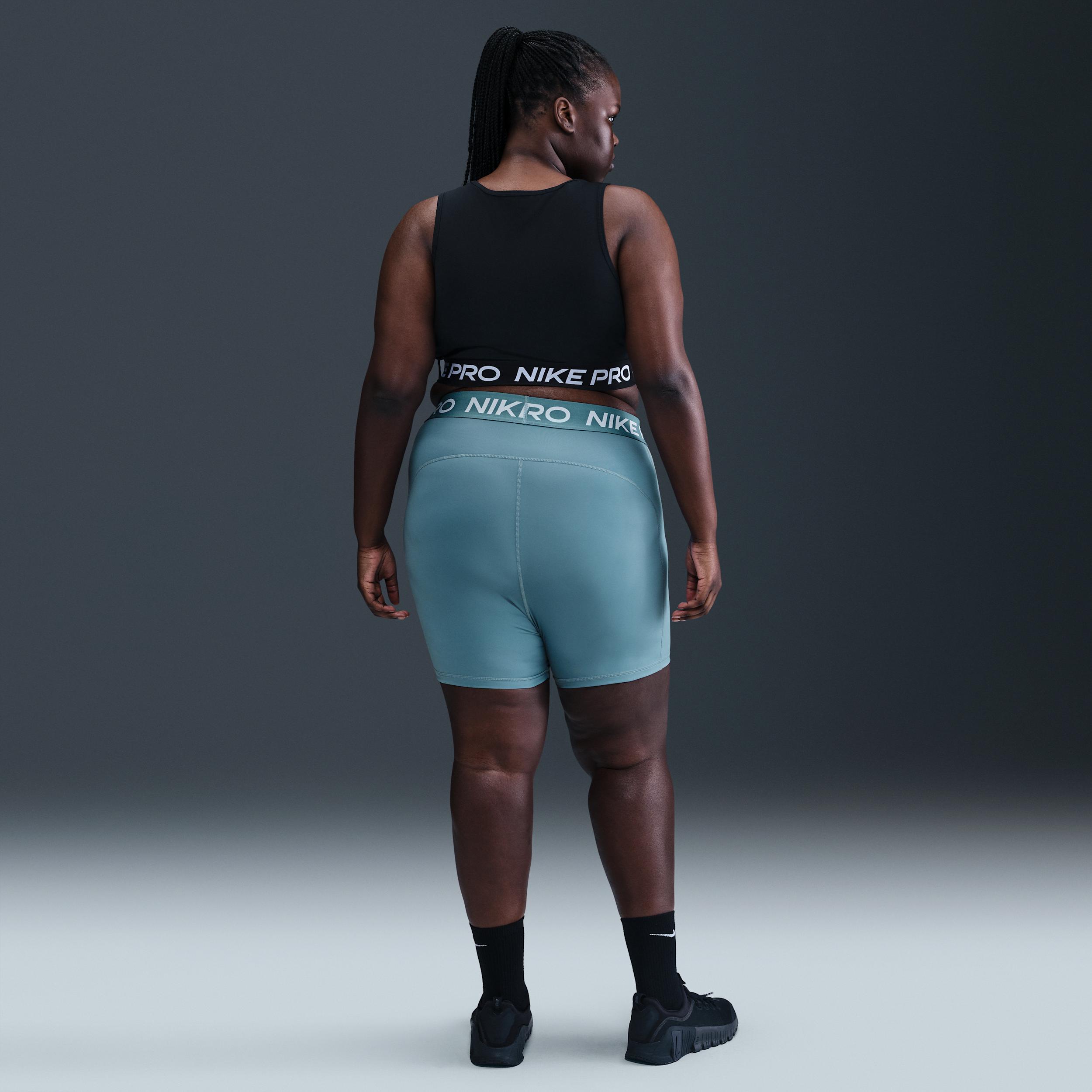 Women's Nike Pro 365 5" Shorts (Plus Size) Product Image