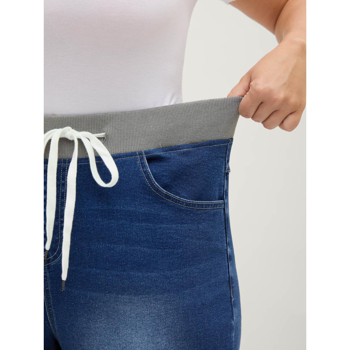 Plus Size Pull-On Drawstring Skinny-Fit Denim Shorts Women Midblue High stretch Casual Slanted pocket Leisure Denim Shorts BloomChic 16/1X Product Image