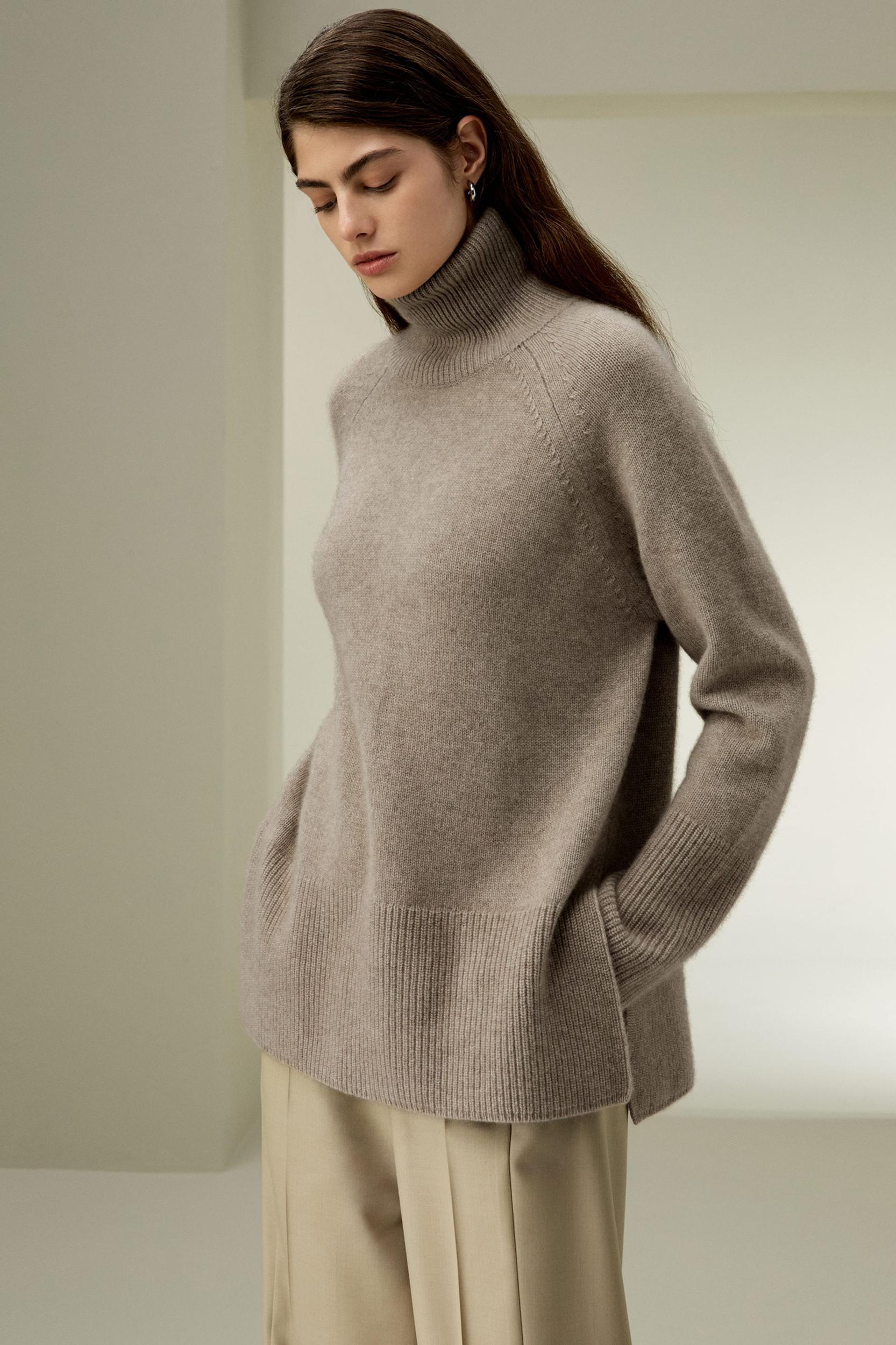 Lightweight Turtleneck Cashmere Sweater Product Image