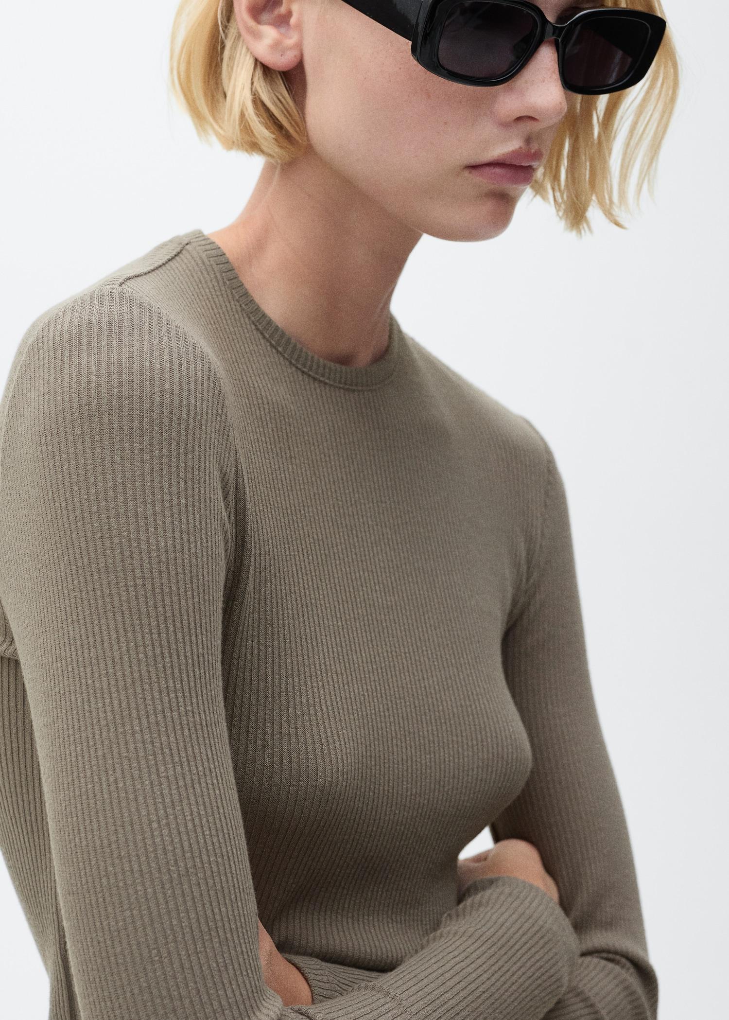 Ribbed long-sleeved t-shirt - Women | MANGO USA Product Image