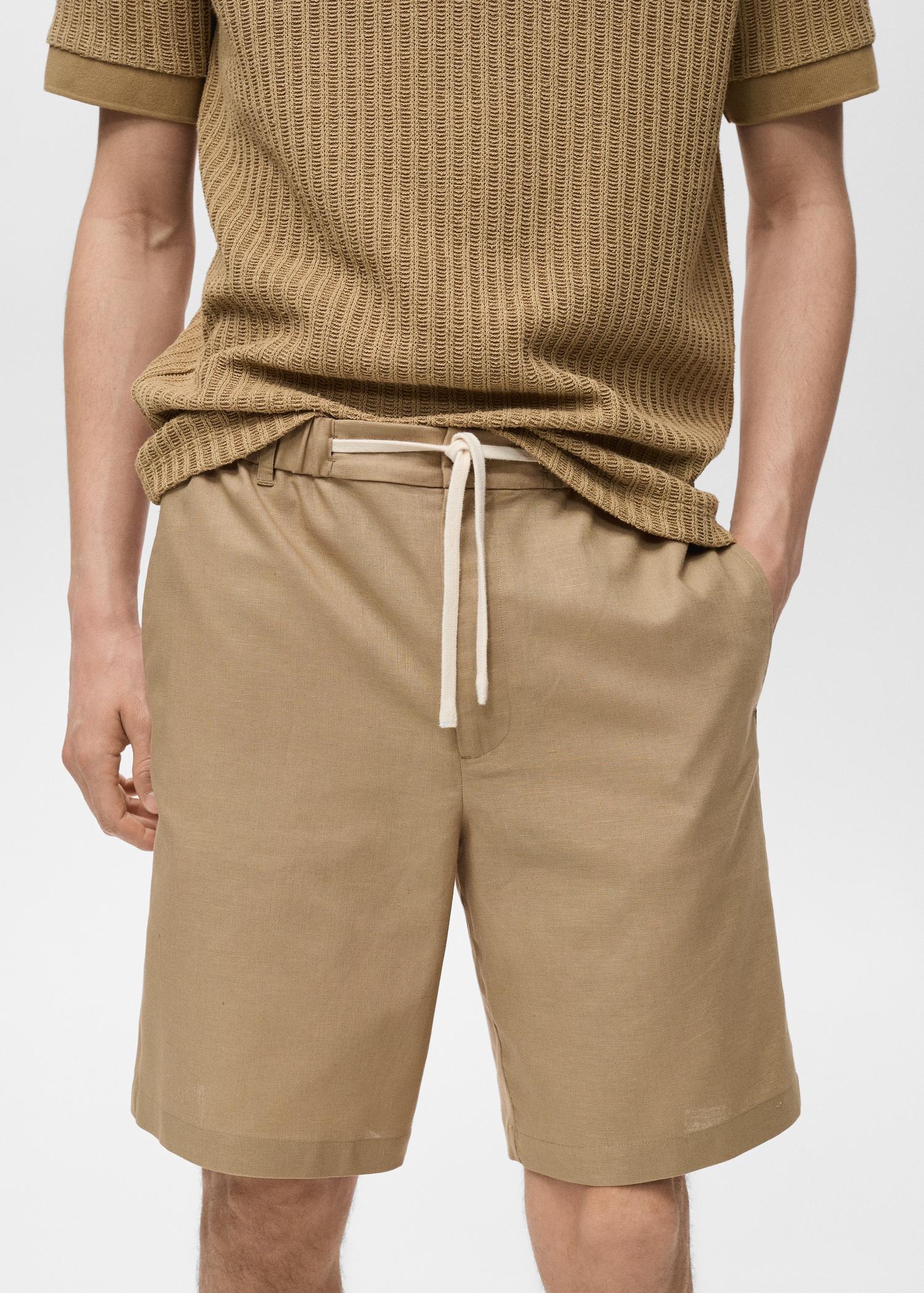 Cotton-linen blend bermuda shorts - Men | MANGO USA Product Image