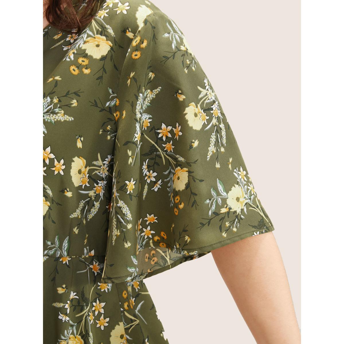 Plus Size Moss Floral Print Ruffles Surplice Neck Blouse Women Elegant Half Sleeve V-neck Everyday Blouses BloomChic 30/6X Product Image
