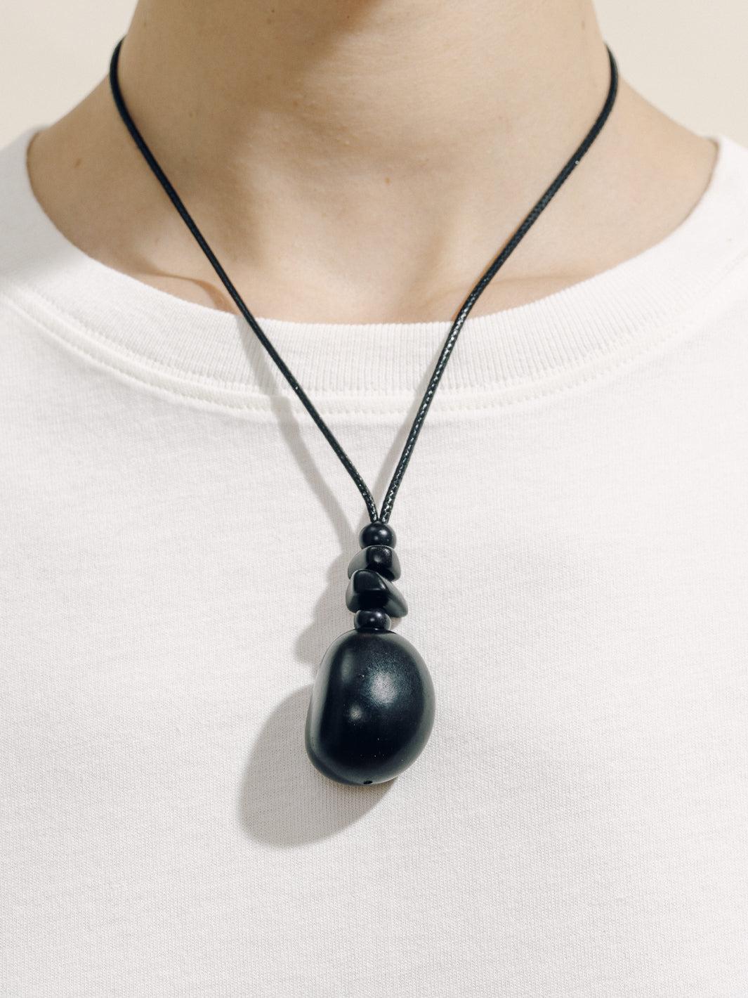 The Pendant Necklace in Black Product Image