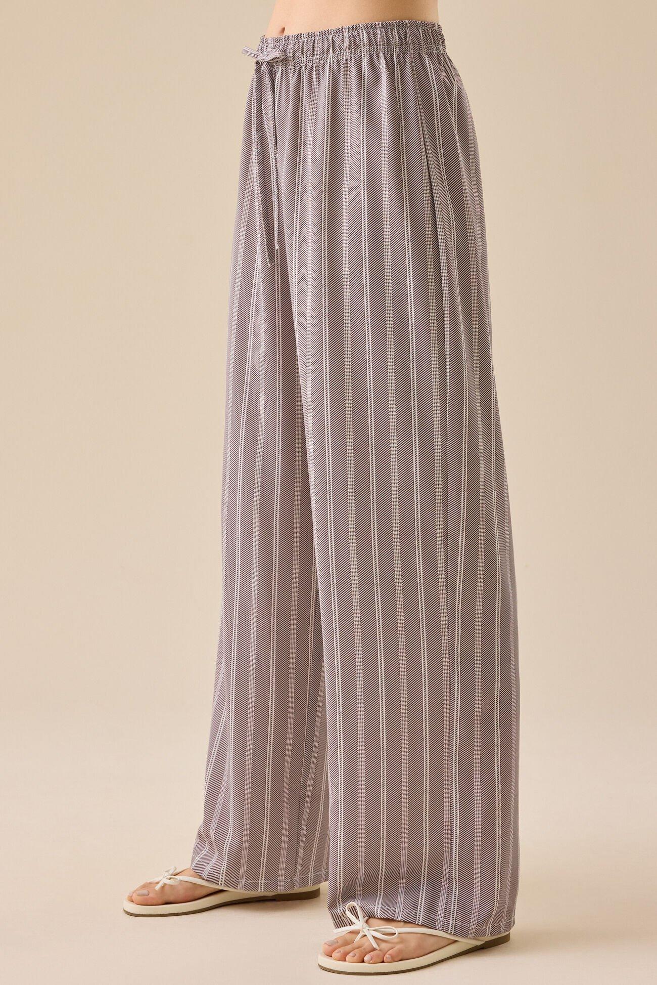 Jaylyn Striped Pants Product Image