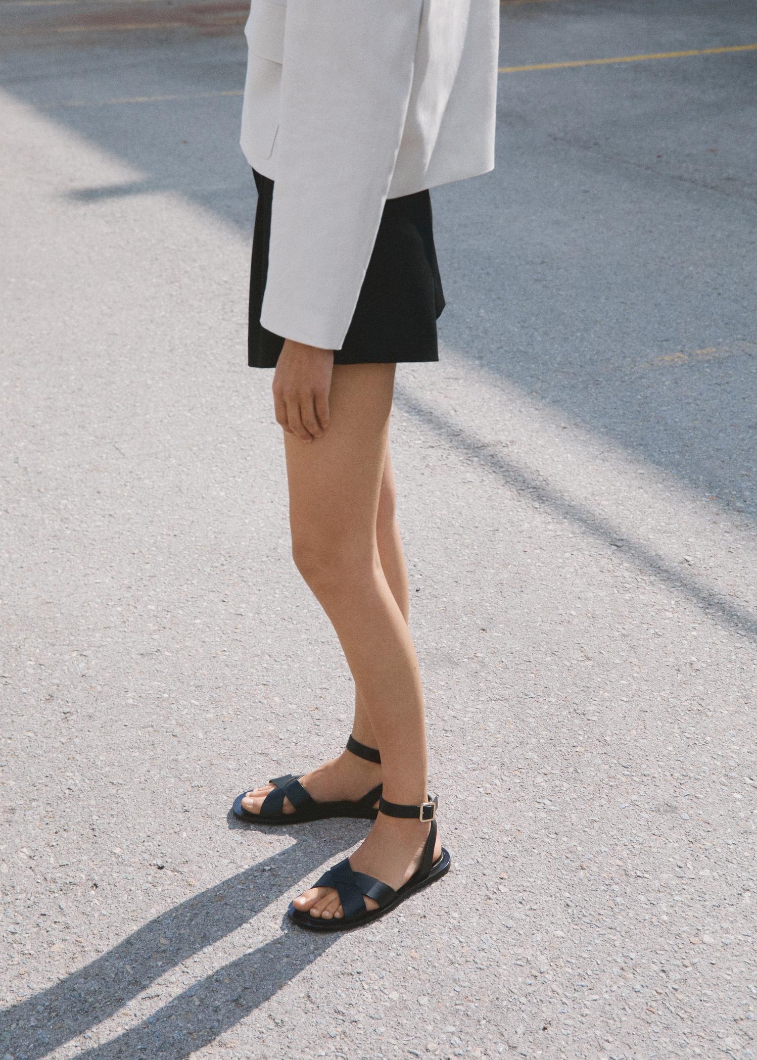 Leather sandals with buckle strap - Women | MANGO USA Product Image