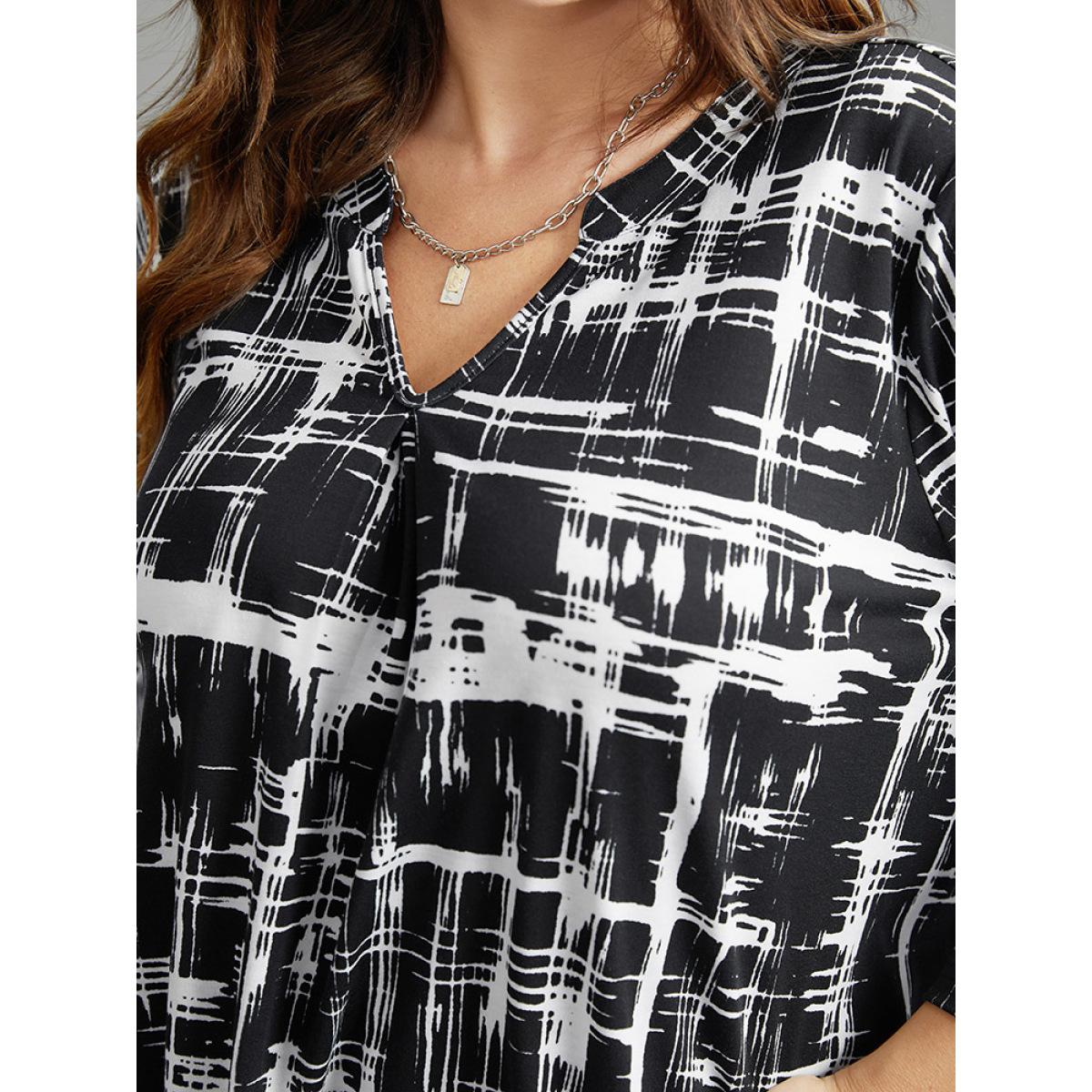 Plus Size Contrast Colorblock Notched Plicated T-shirt Black Women Elegant Contrast Colorblock Notched collar Dailywear T-shirts BloomChic 14-16/1X Product Image