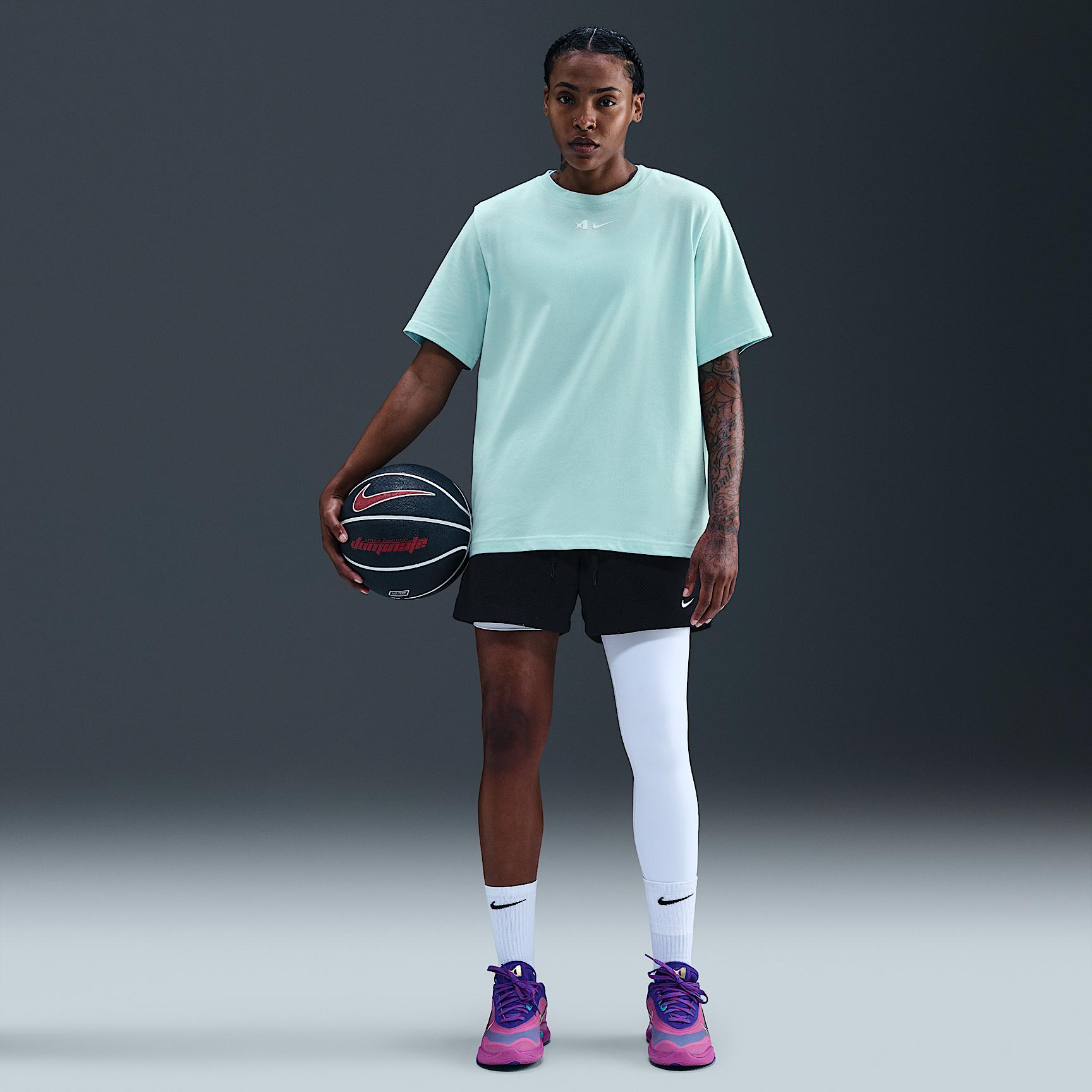 Nike Womens Aja Wilson Loose Short-Sleeve T-Shirt | HQ1696-011 Product Image