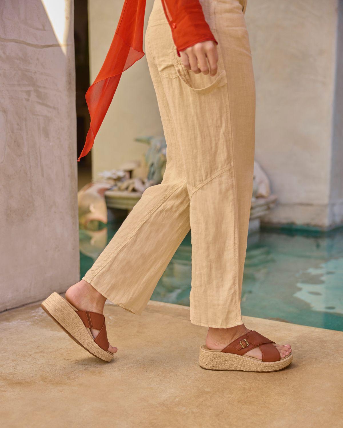 Solstice Cross Slide Metatarsal Female Product Image