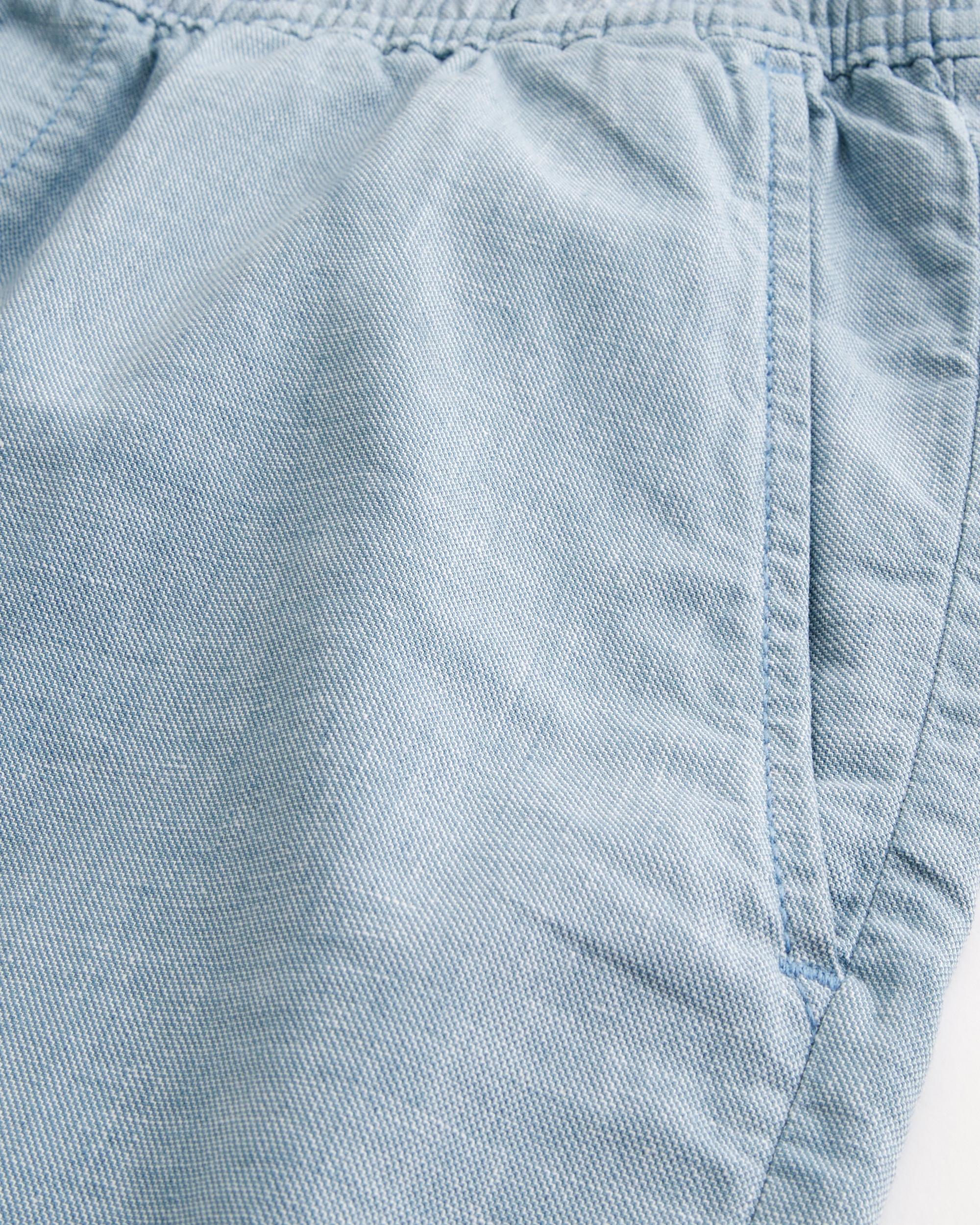 Mid-Thigh Twill Pull-On Shorts Product Image