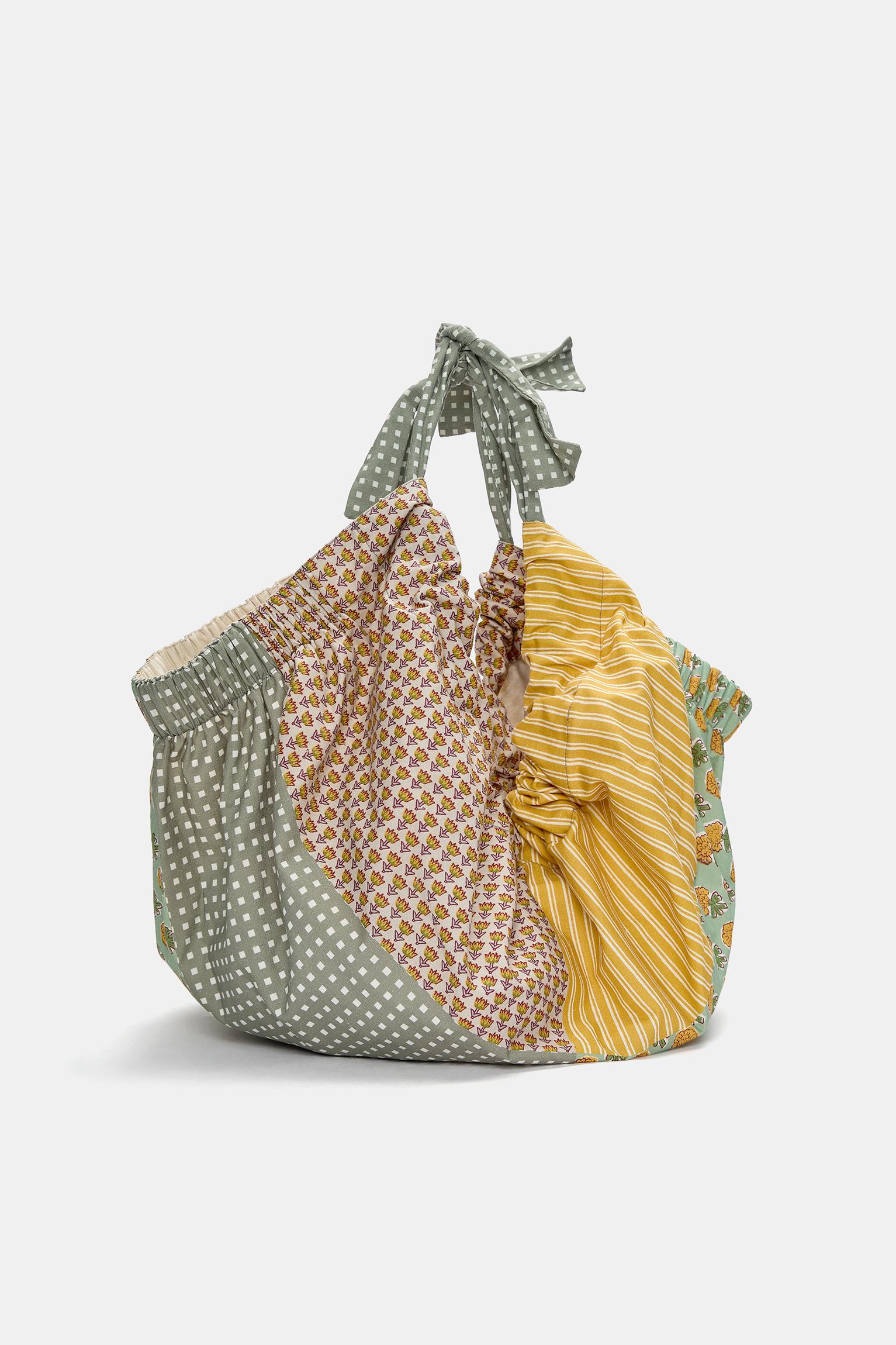 Printed maxi shopper bag Product Image