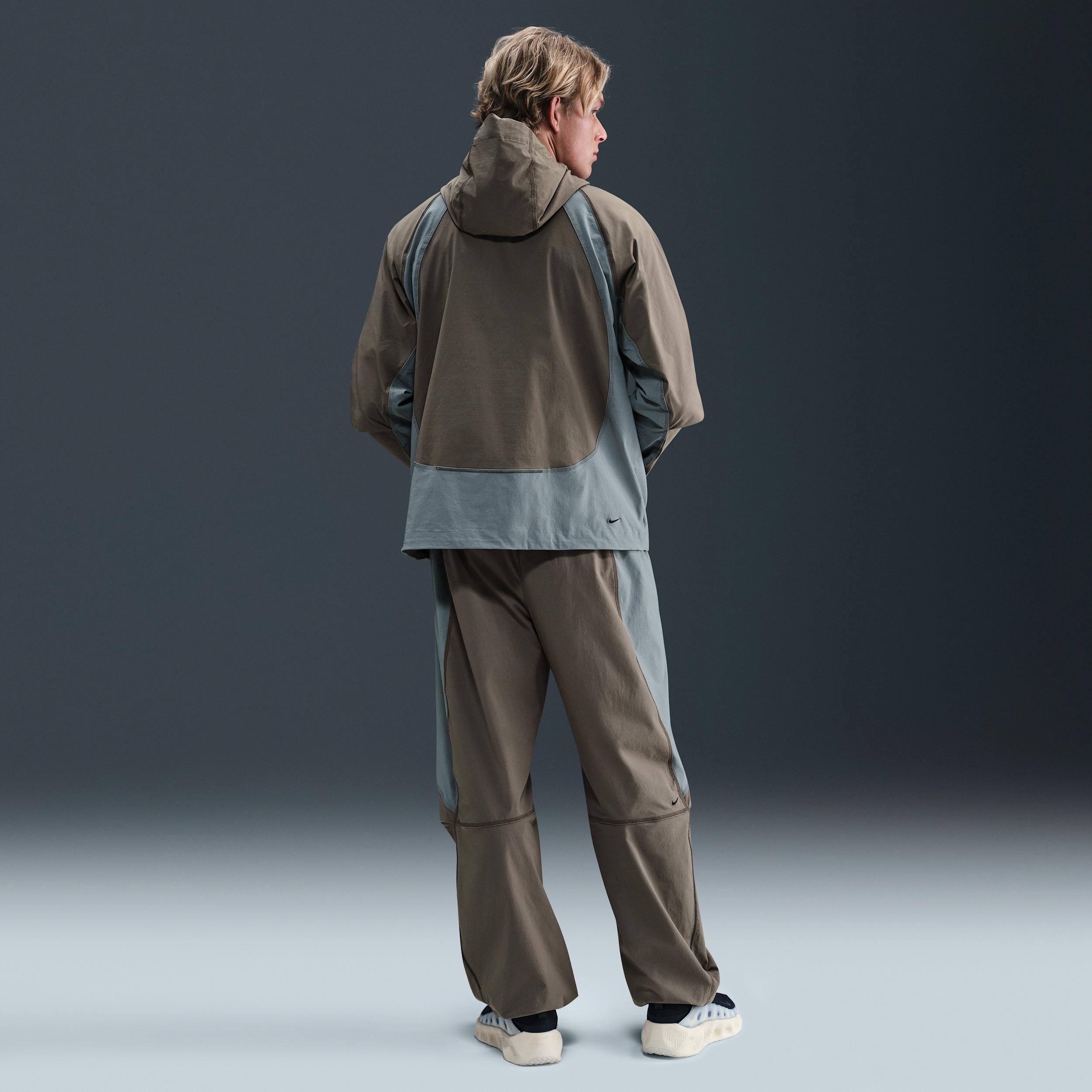 Nike Men's Tech Dri-FIT Woven Color-Block Windrunner Loose Jacket Product Image