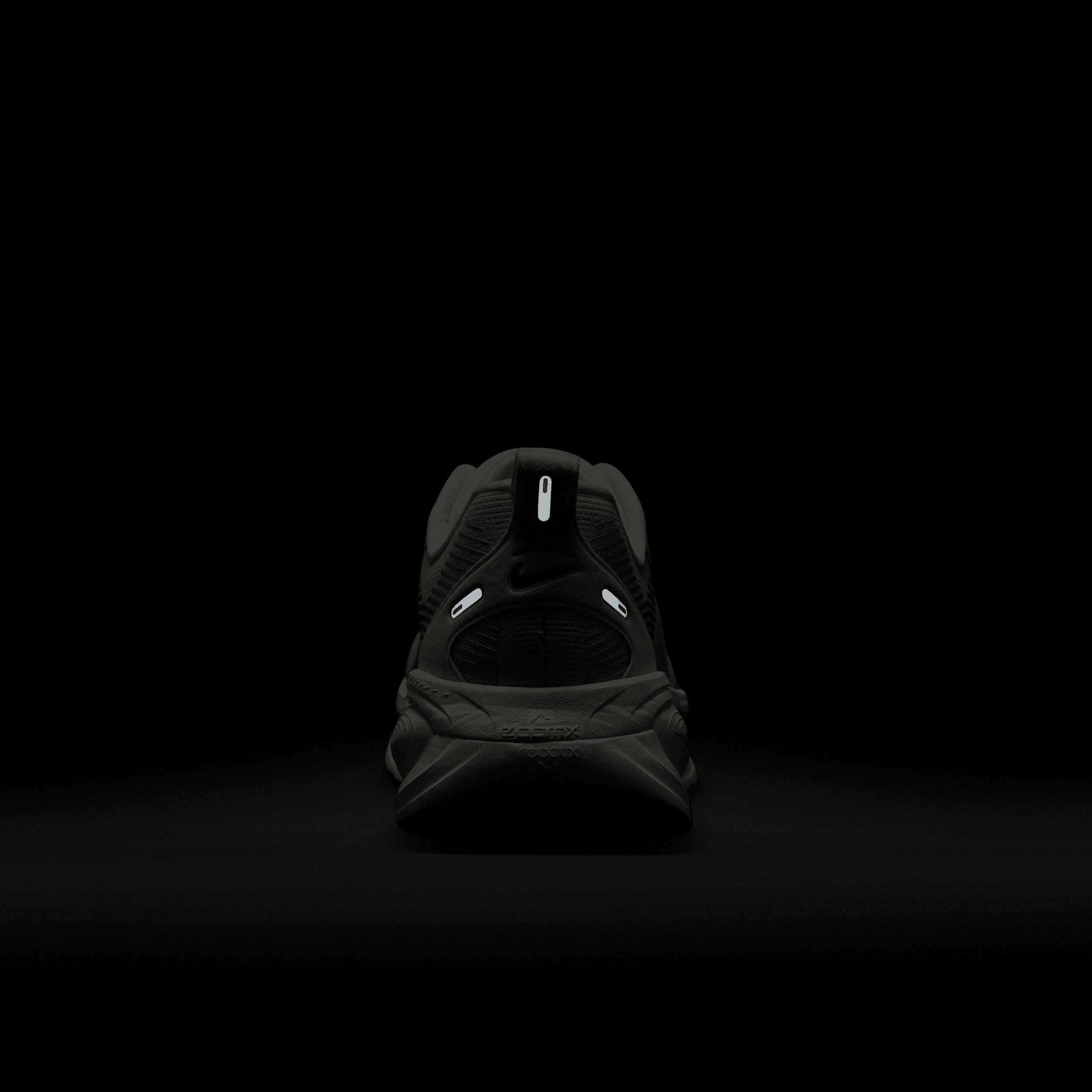 Nike Mens Vomero 18 Road Running Shoes | HM6803-101 Product Image