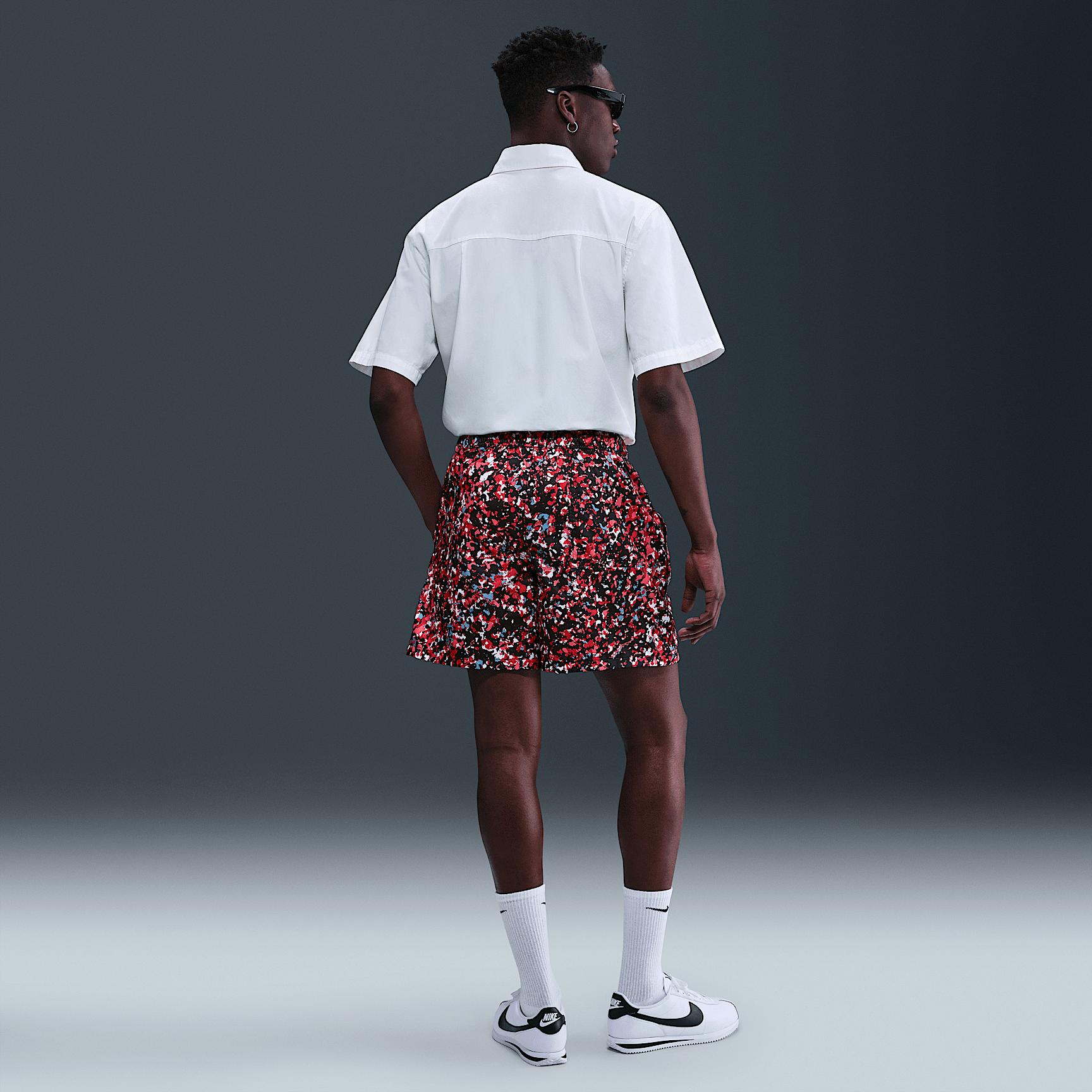 Mens Nike Sportswear Club Woven Shorts | IF8502-657 Product Image