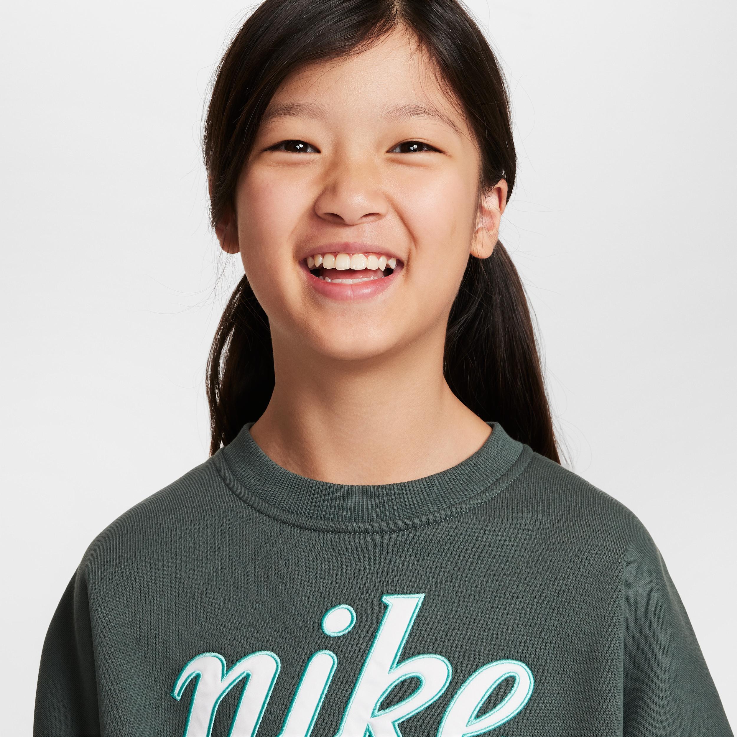 Unisex Nike Sportswear Club Fleece Girls' Boxy Crew-Neck Sweatshirt Product Image