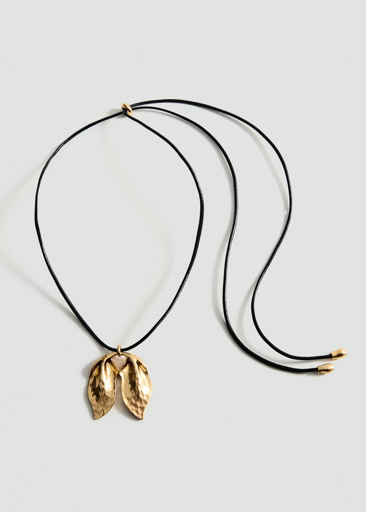 Textured-leaves pendant necklace - Women | MANGO USA Product Image